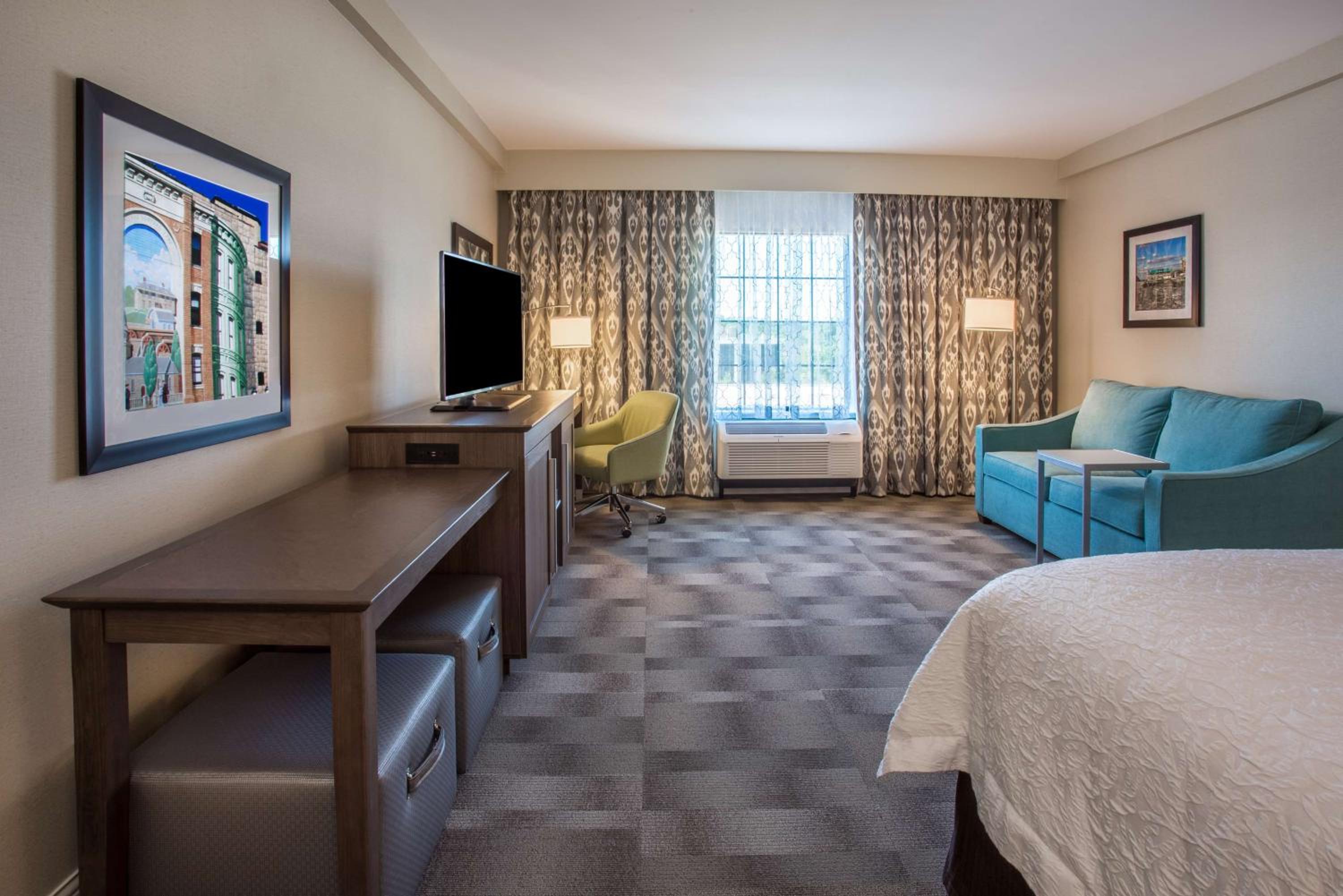 King Room with Sofa Bed - Non-Smoking