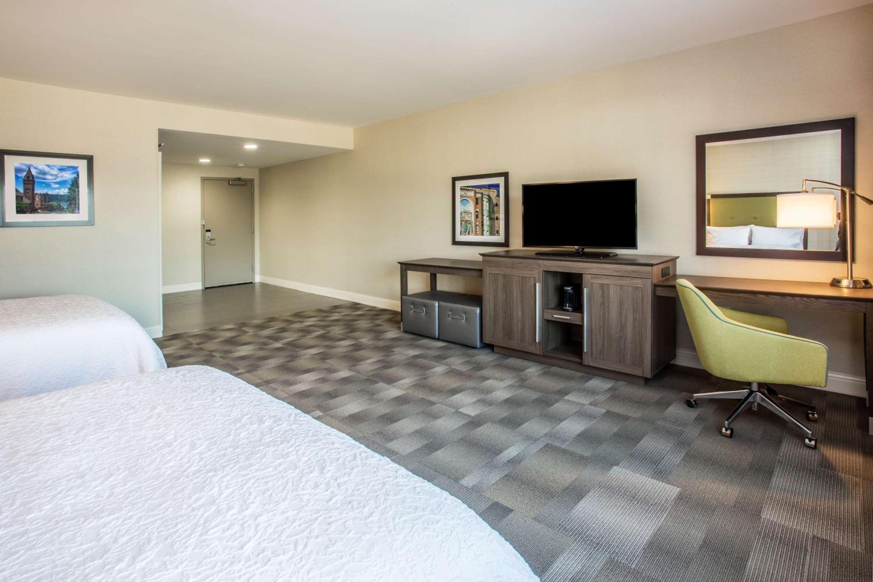 Queen Room with Two Queen Beds - Mobility and Hearing Access/Non-Smoking
