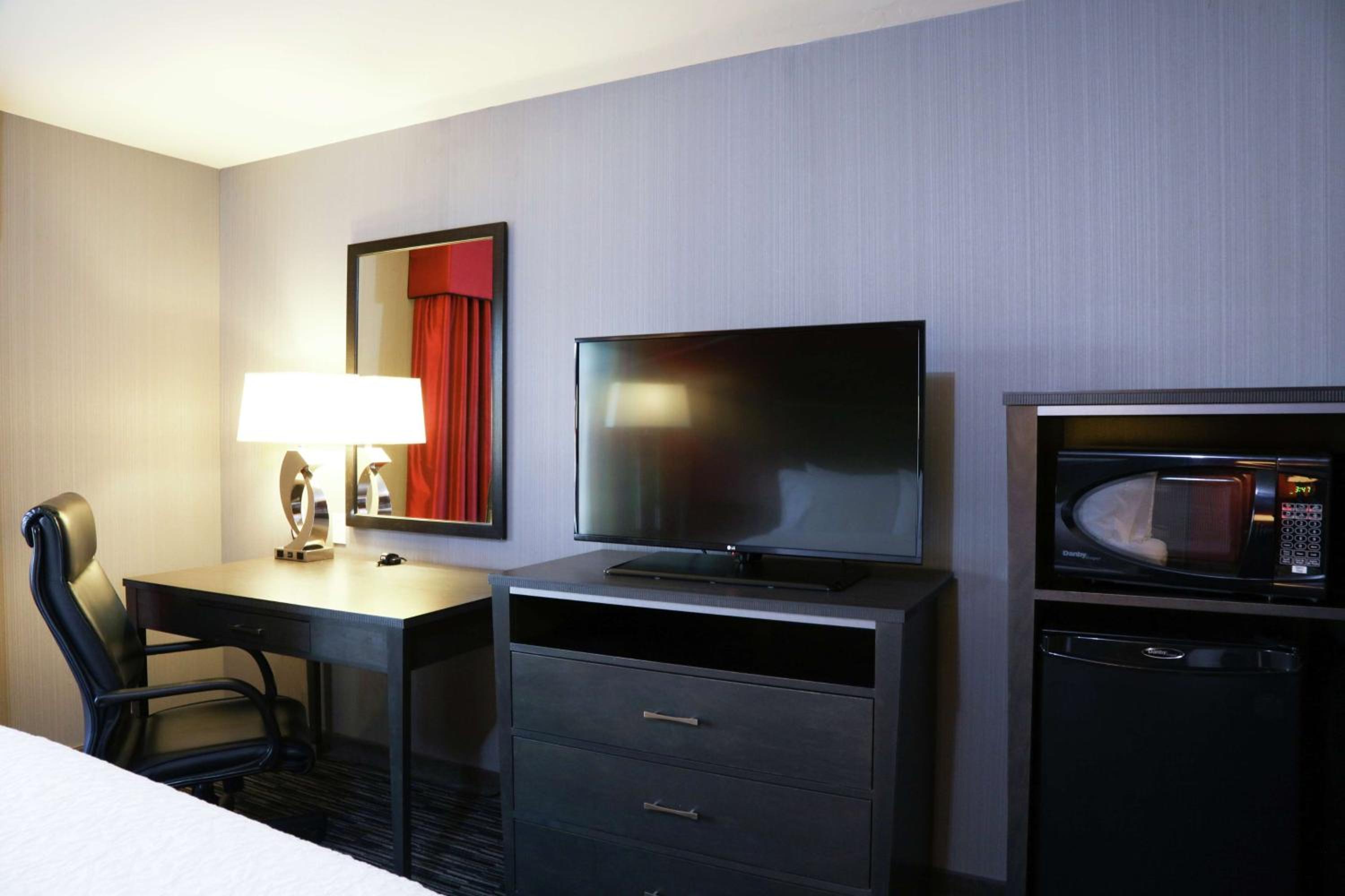 Room with Two Queen Beds - Non-Smoking