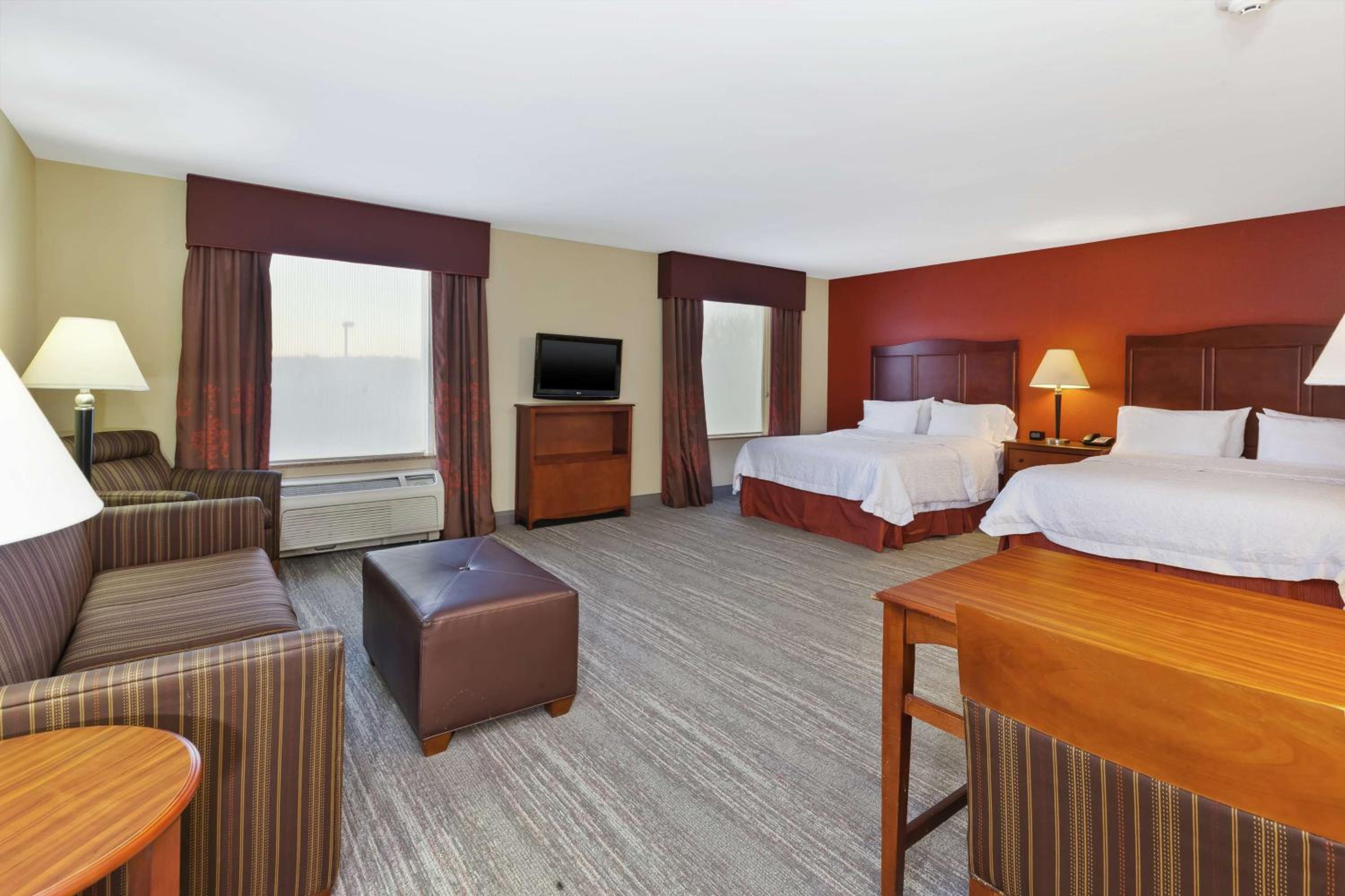 Queen Studio Suite with Two Queen Beds and Sofa Bed - Non-Smoking - Photo 1