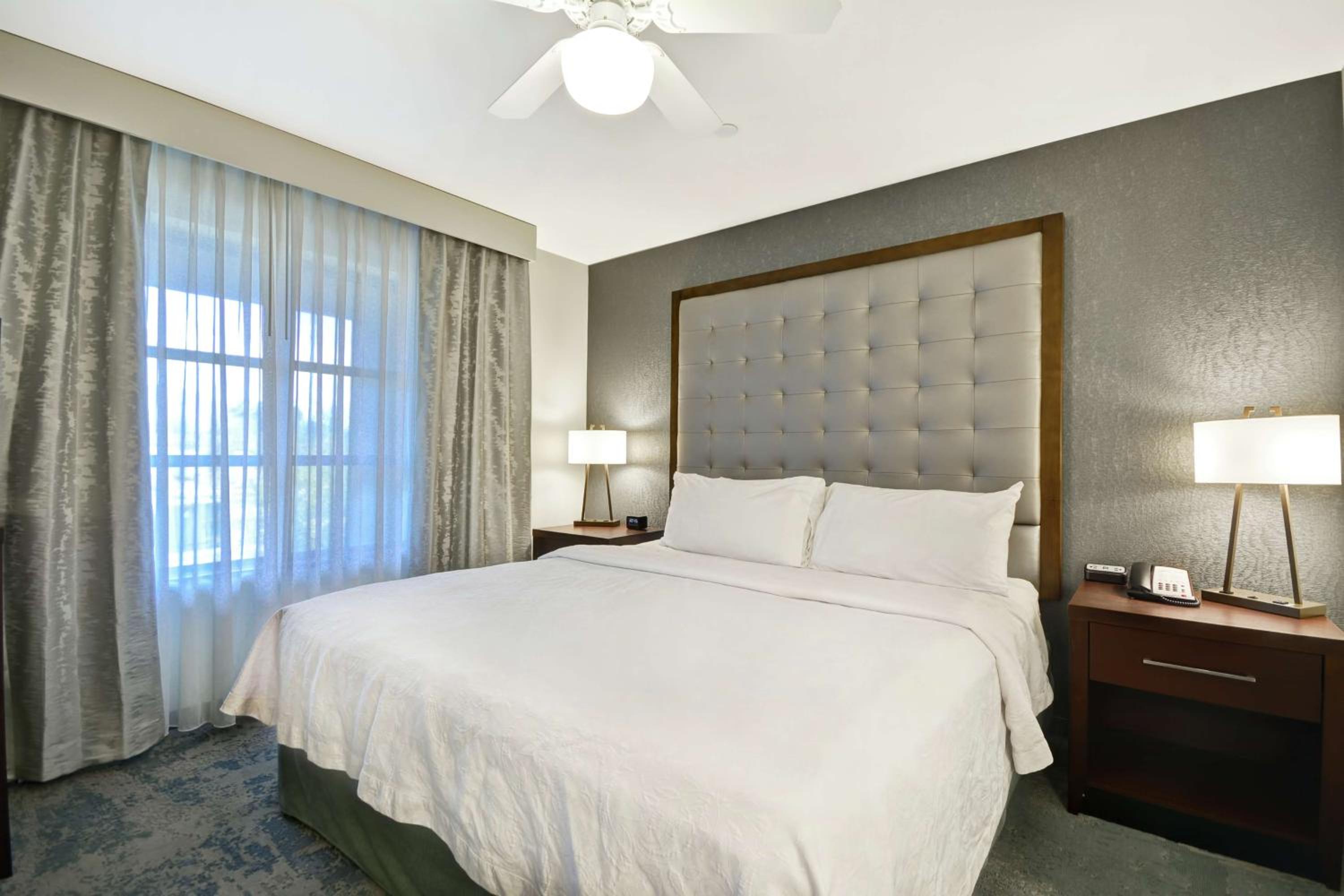 King Studio Suite - Non-Smoking - Photo 2