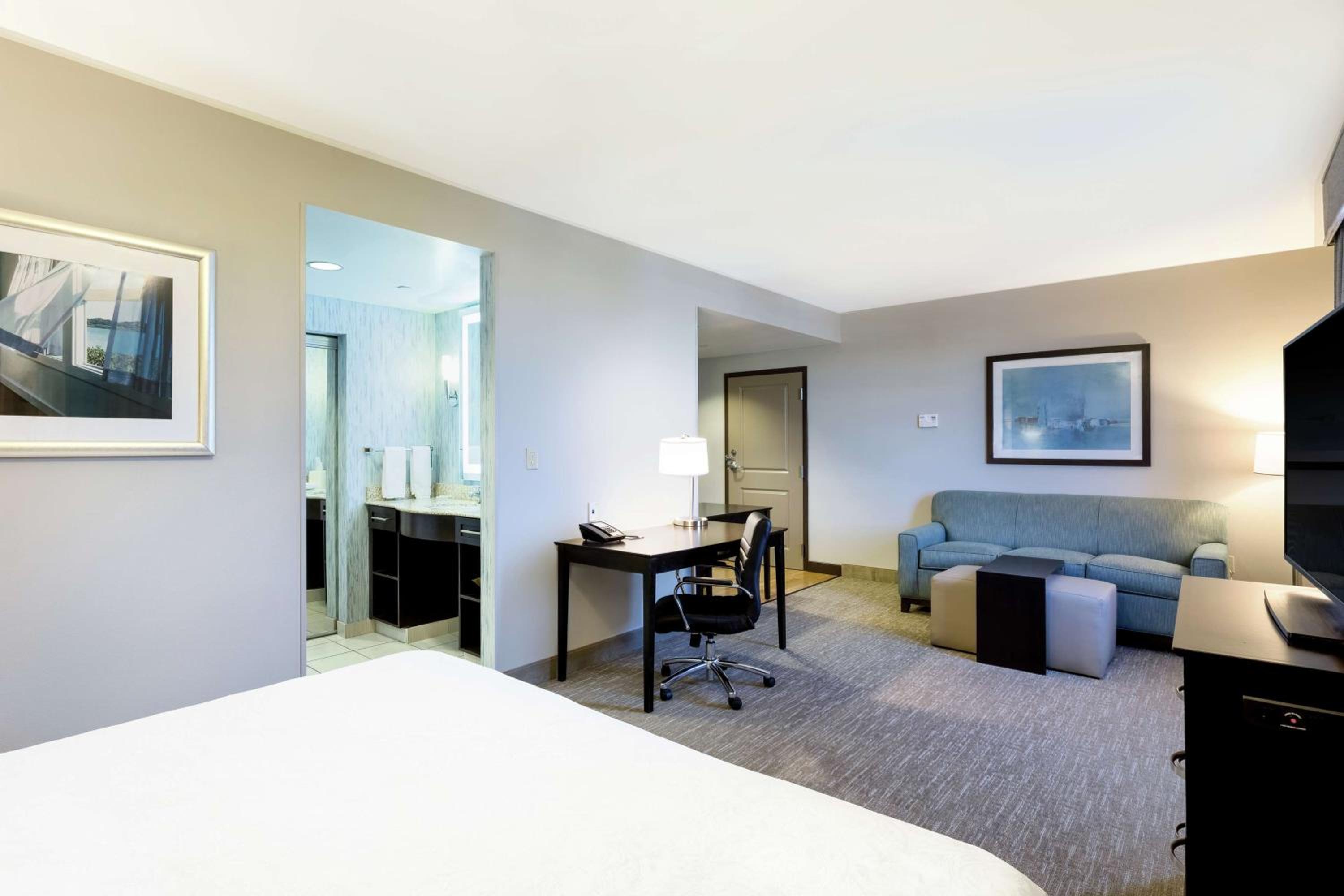 King Studio Suite - Non-Smoking photo 2