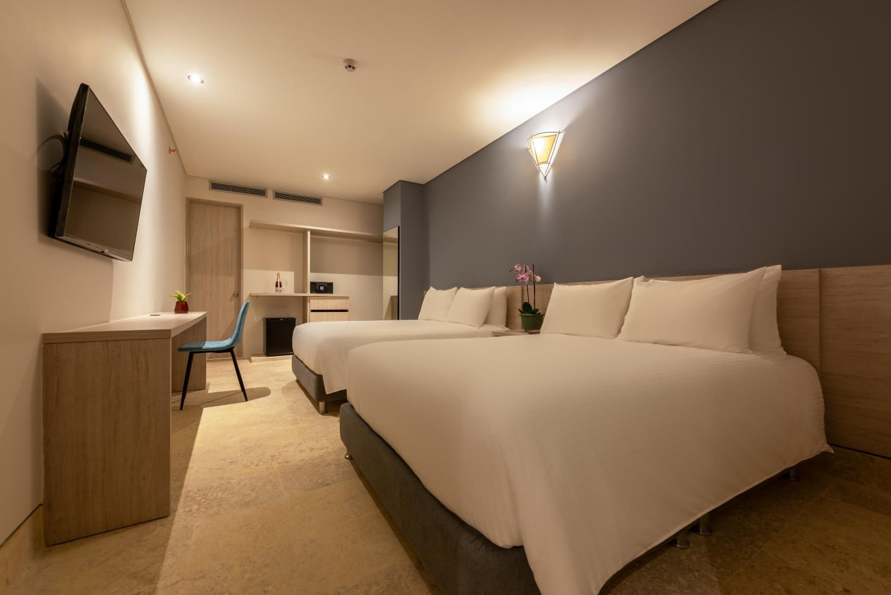 Double Room with Two Double Beds photo 1