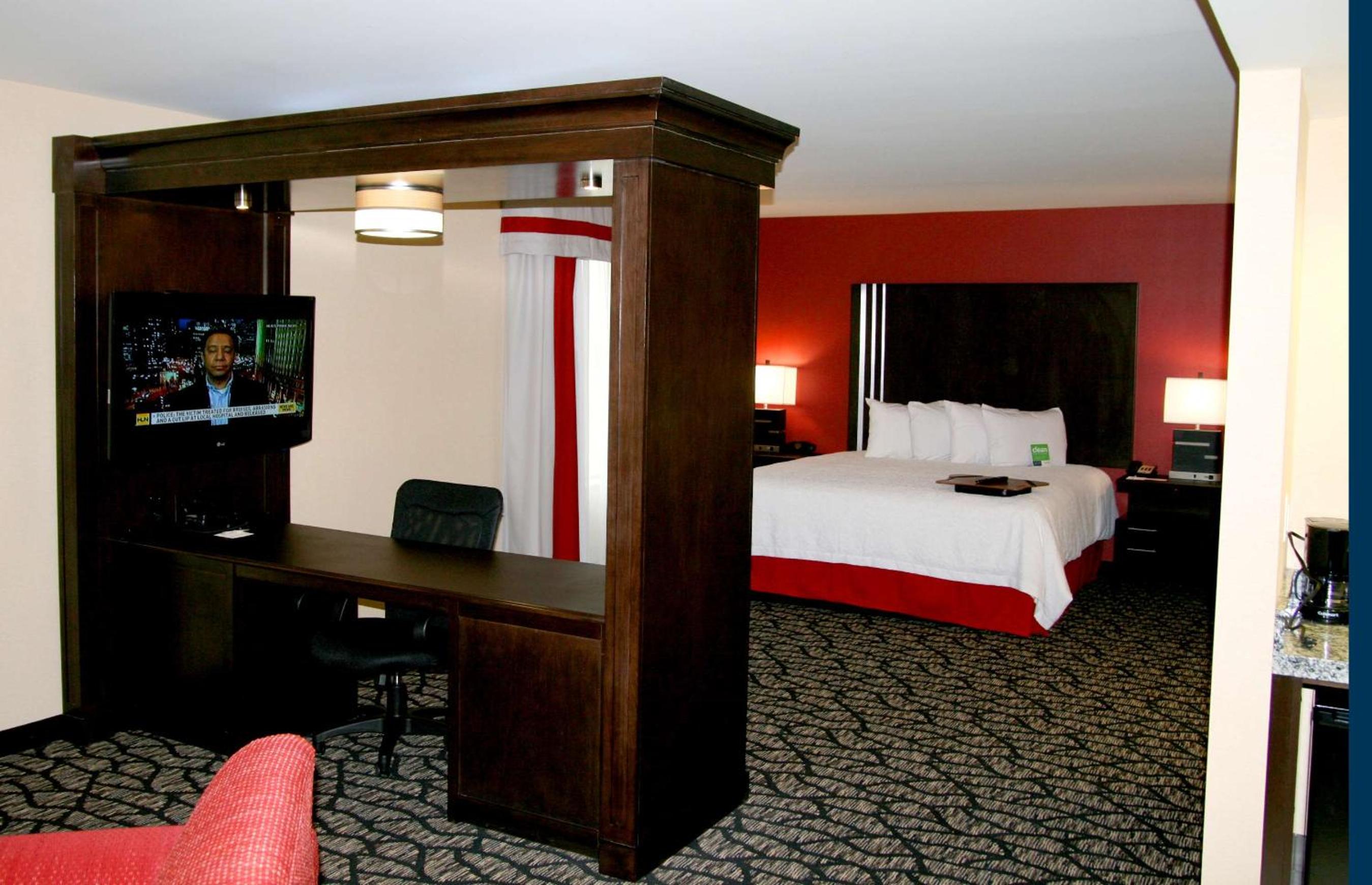 King Studio Suite with Sofa Bed - Non-Smoking - Photo 1