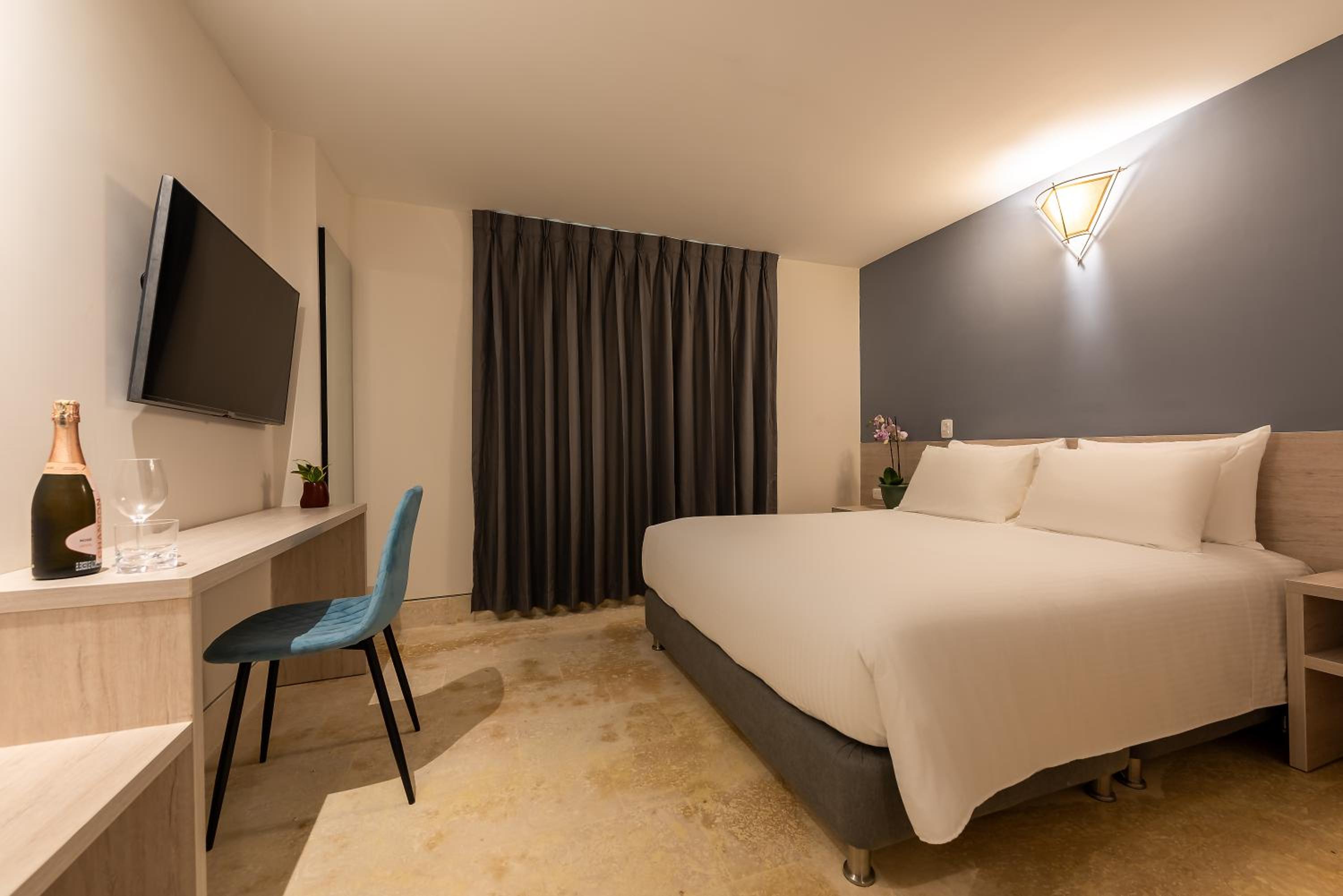 Double or Twin Room photo 2