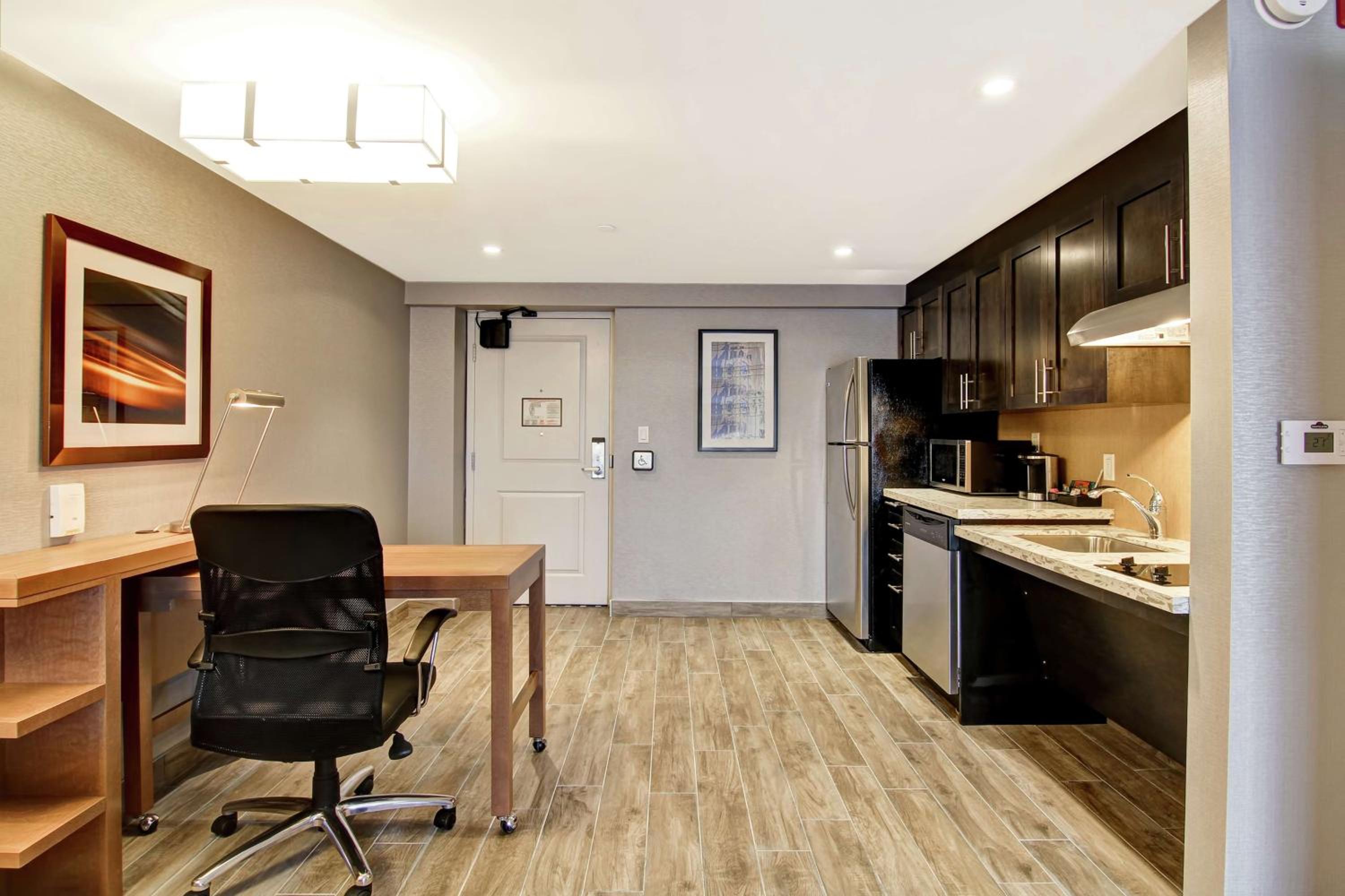 King Studio - Mobility and Hearing Access/Non-Smoking photo 3