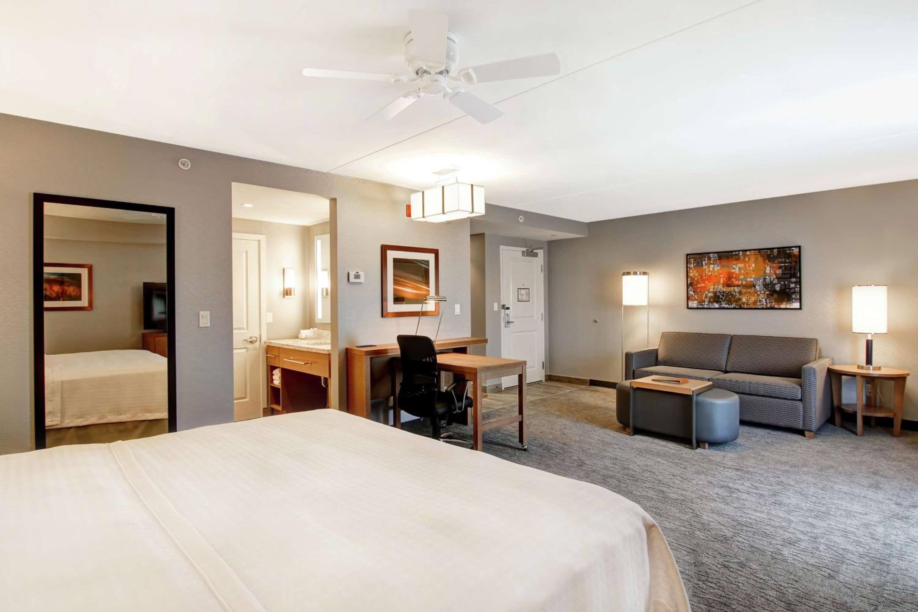King Studio Suite - Non-Smoking photo 2