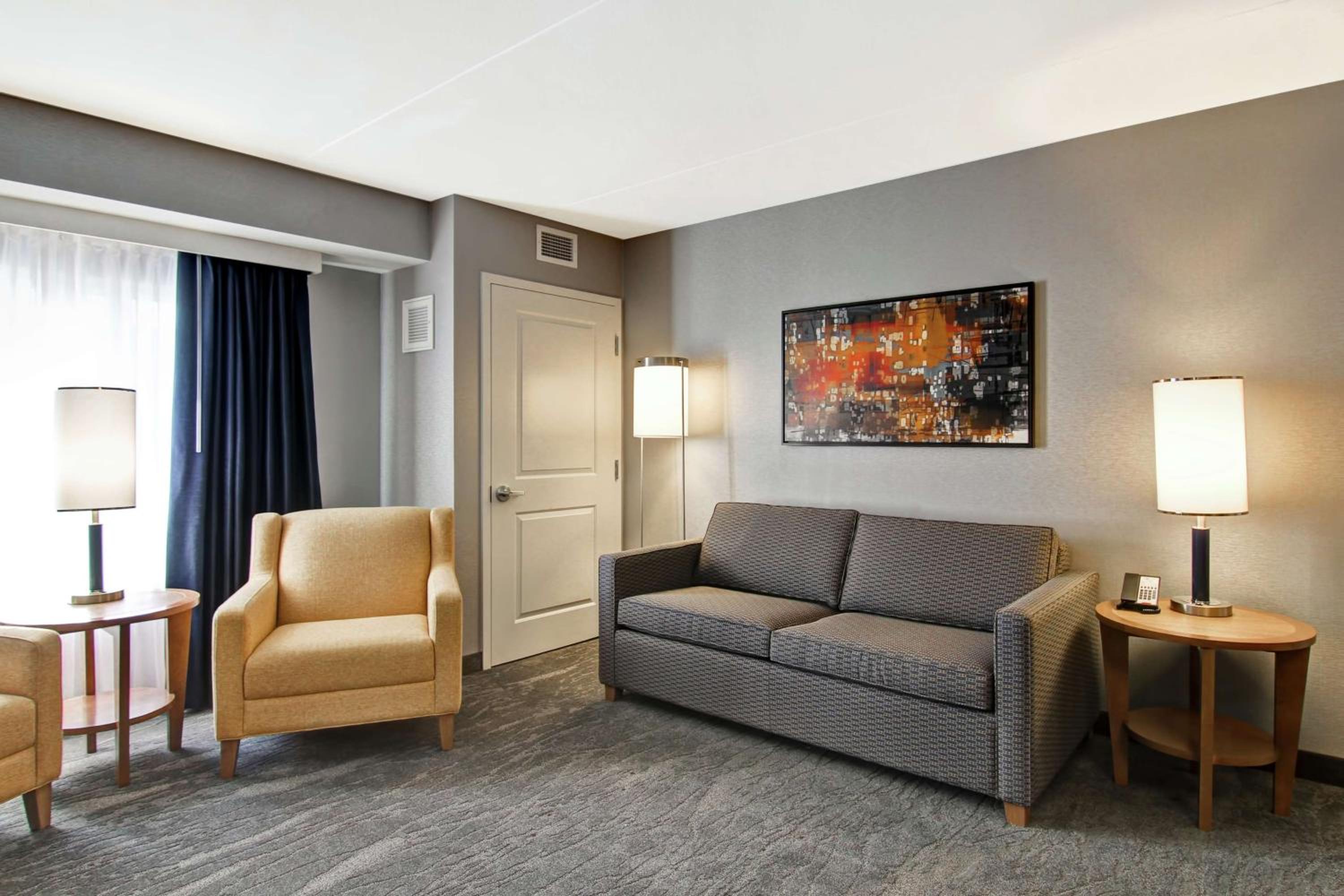 Two-Bedroom Suite - Non-Smoking photo 3