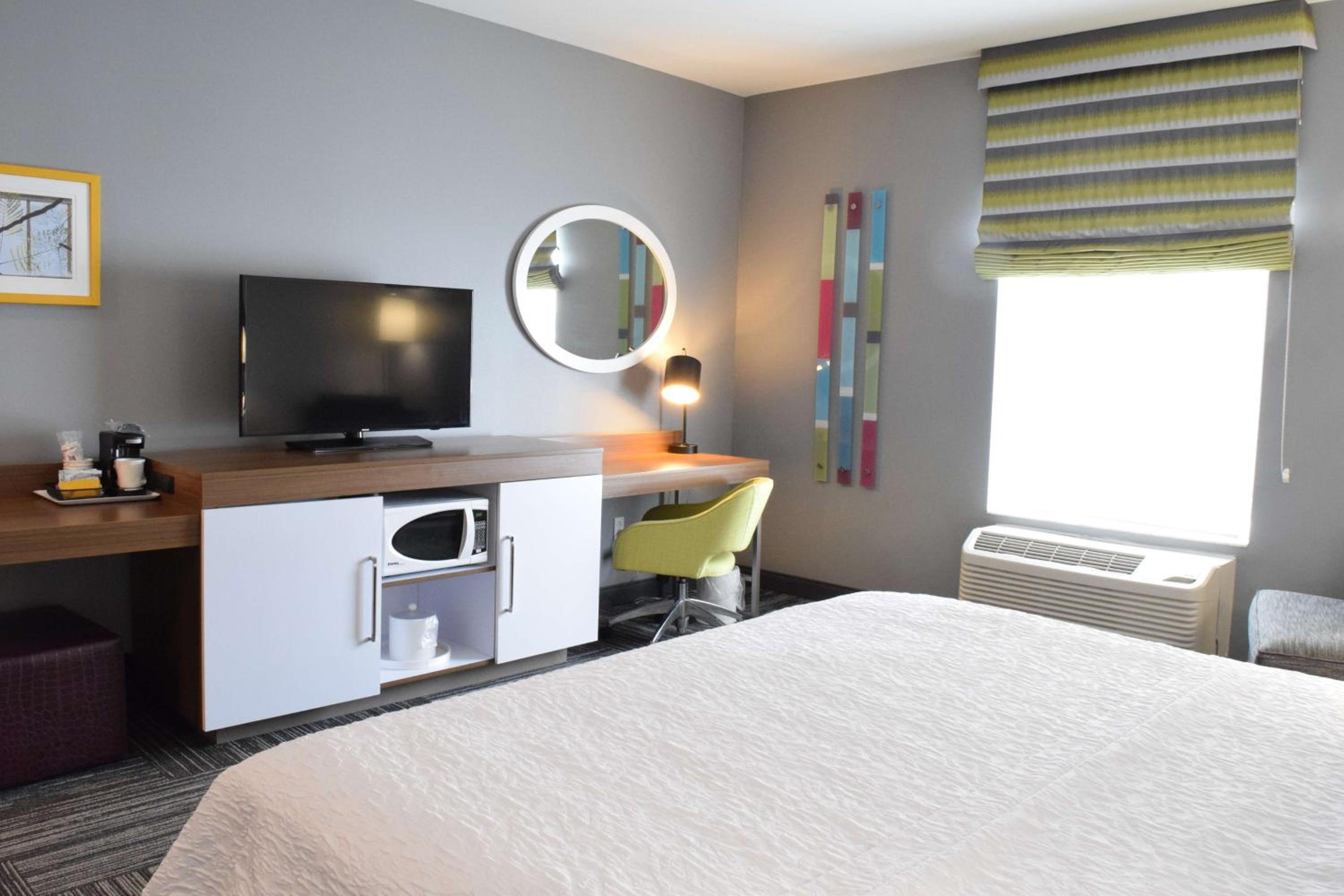 King Room - Hearing Access/Non-Smoking photo 2