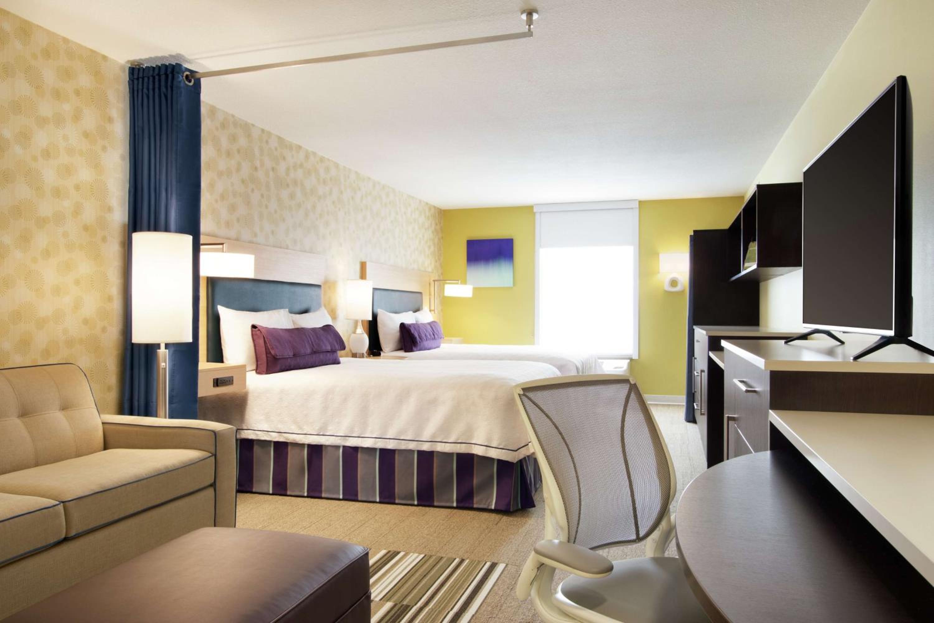Queen Studio Suite with Two Queen Beds - Non-Smoking