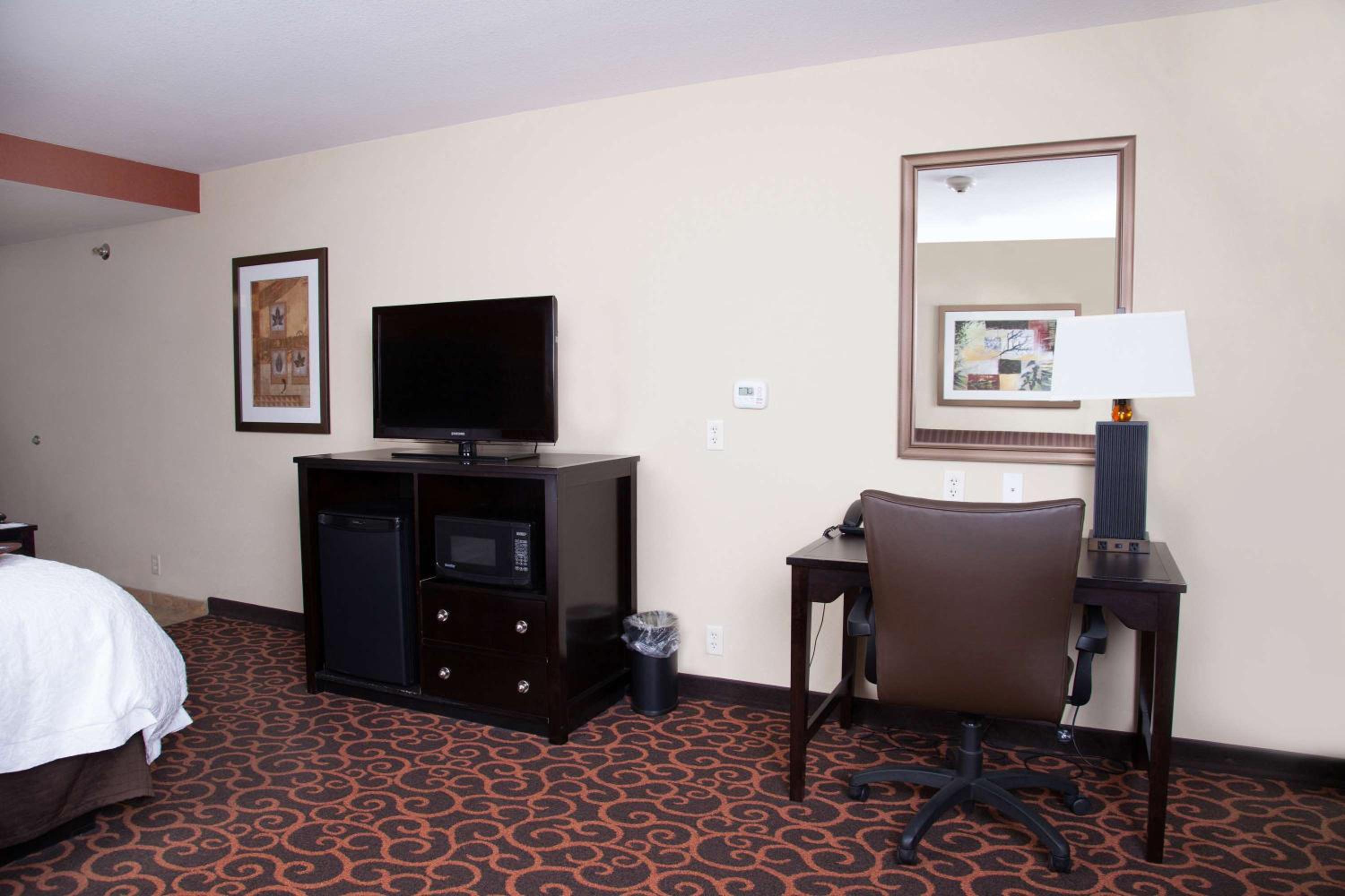 King Room with Sofa Bed - Non-Smoking