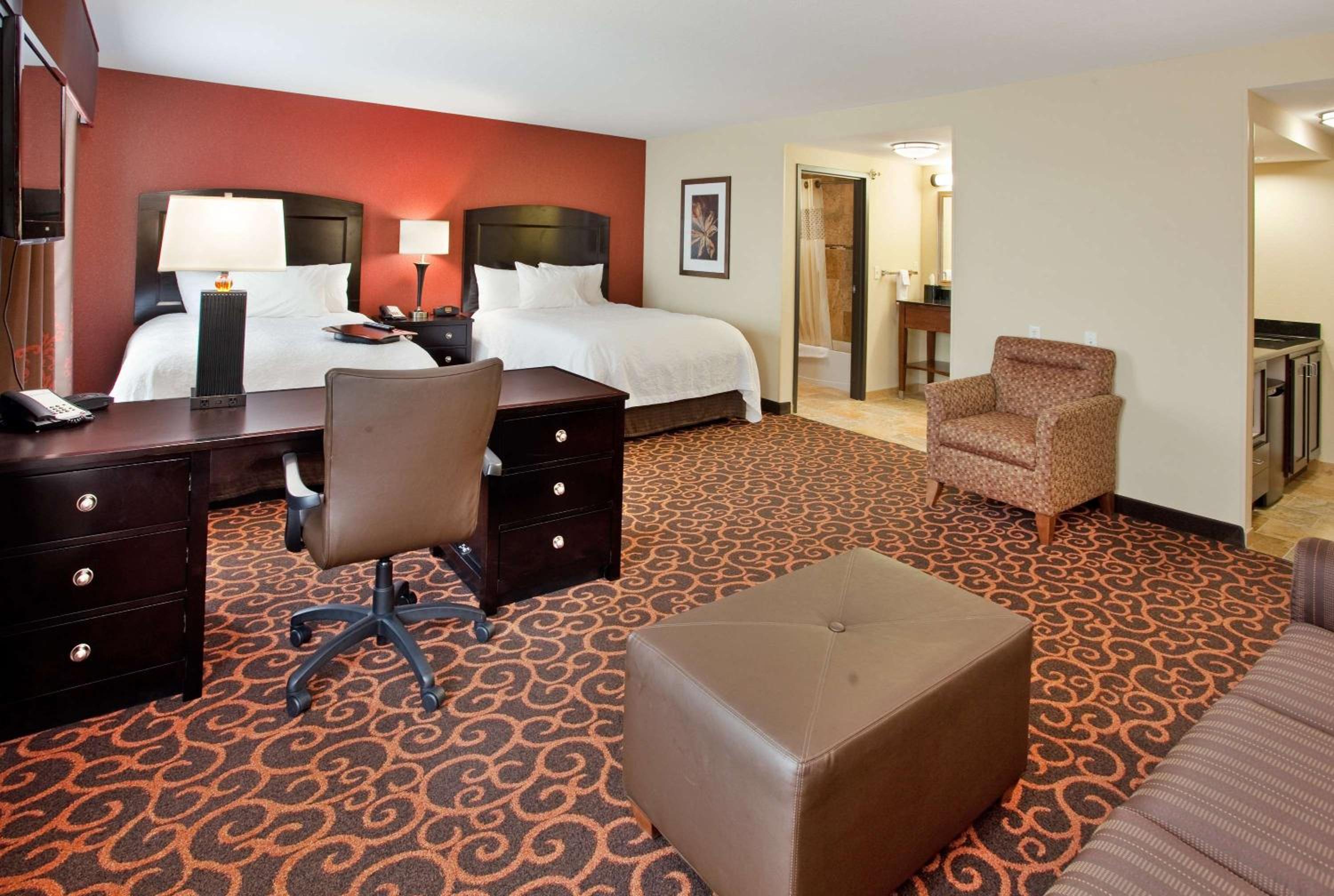 Queen Studio Suite with Two Queen Beds - Non-Smoking photo 1
