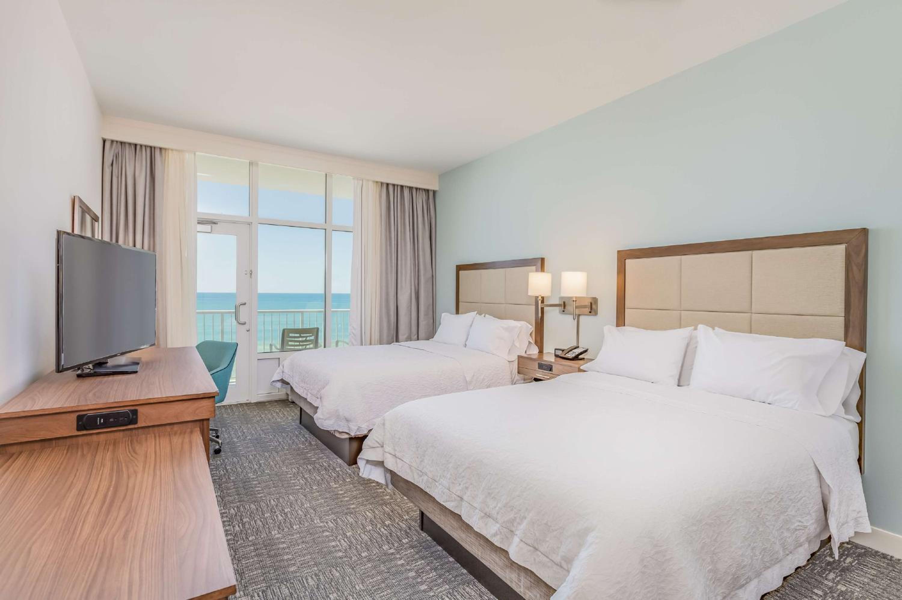 Queen Room with Two Queen Beds and Balcony with Gulf View - Non-Smoking