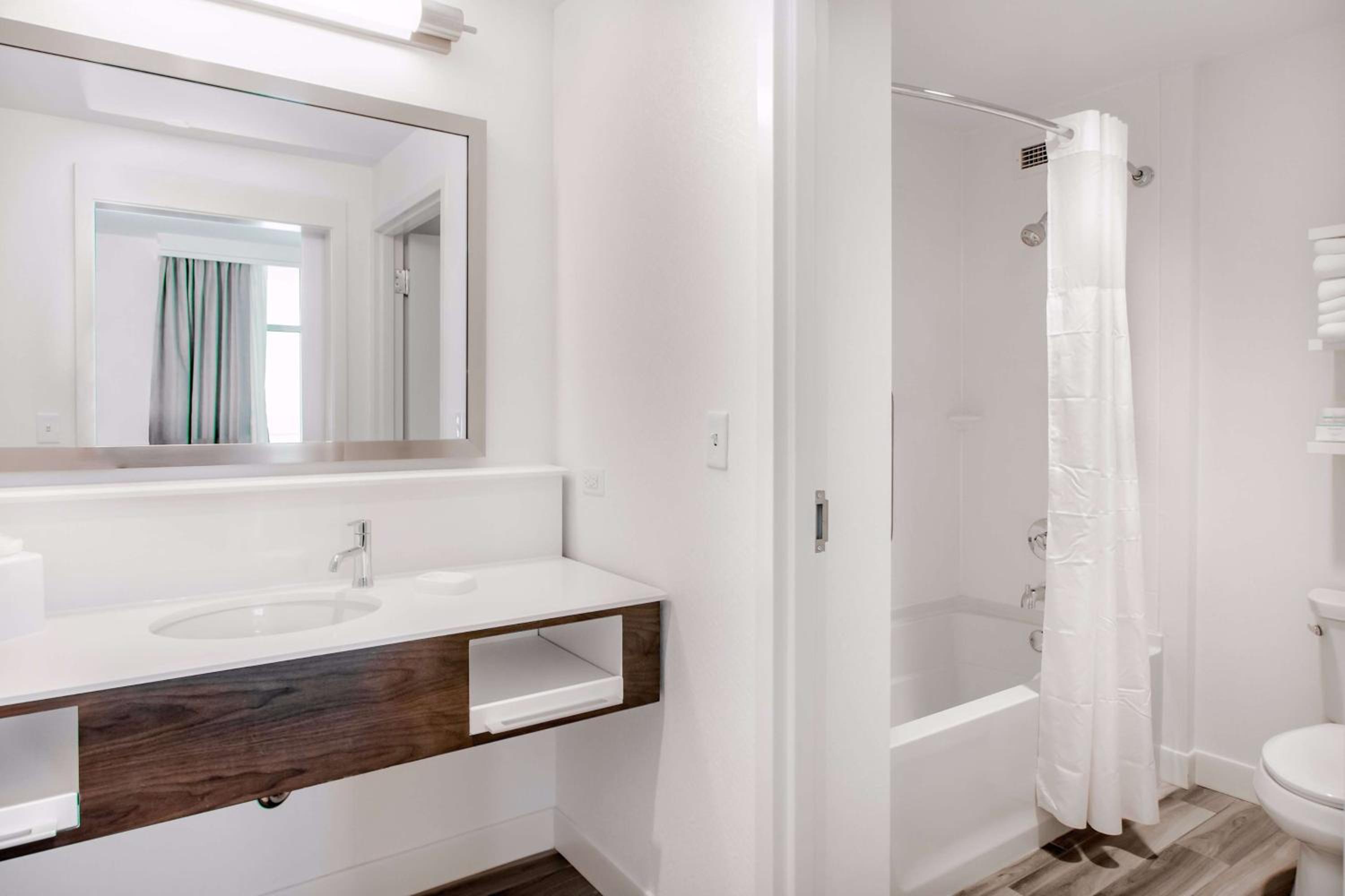 Queen Studio Suite with Two Queen Beds - Non-Smoking