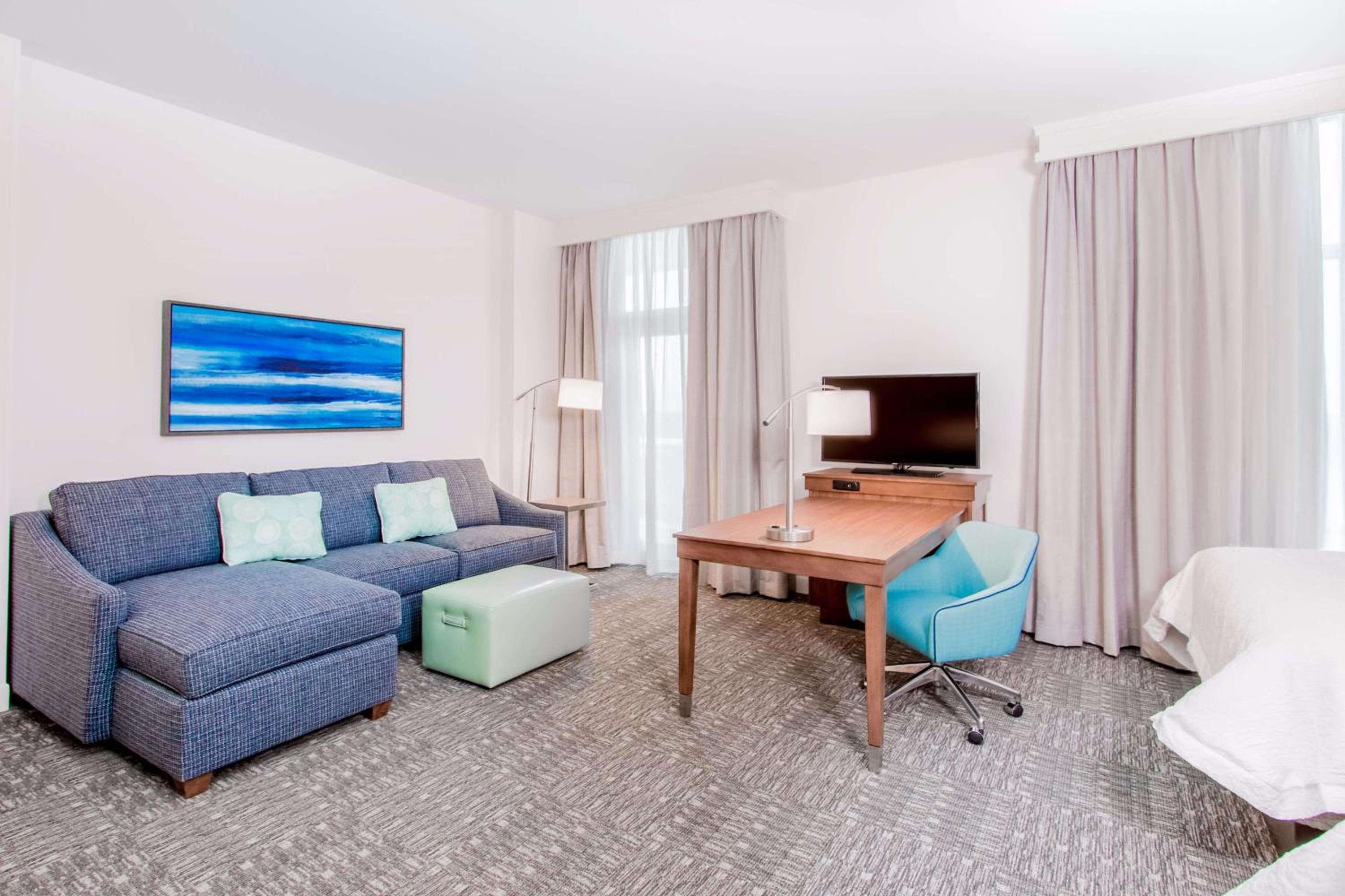 Queen Studio Suite with Roll-in Shower and Two Queen Beds - Mobility Accessible - Non-Smoking thumbnail 6