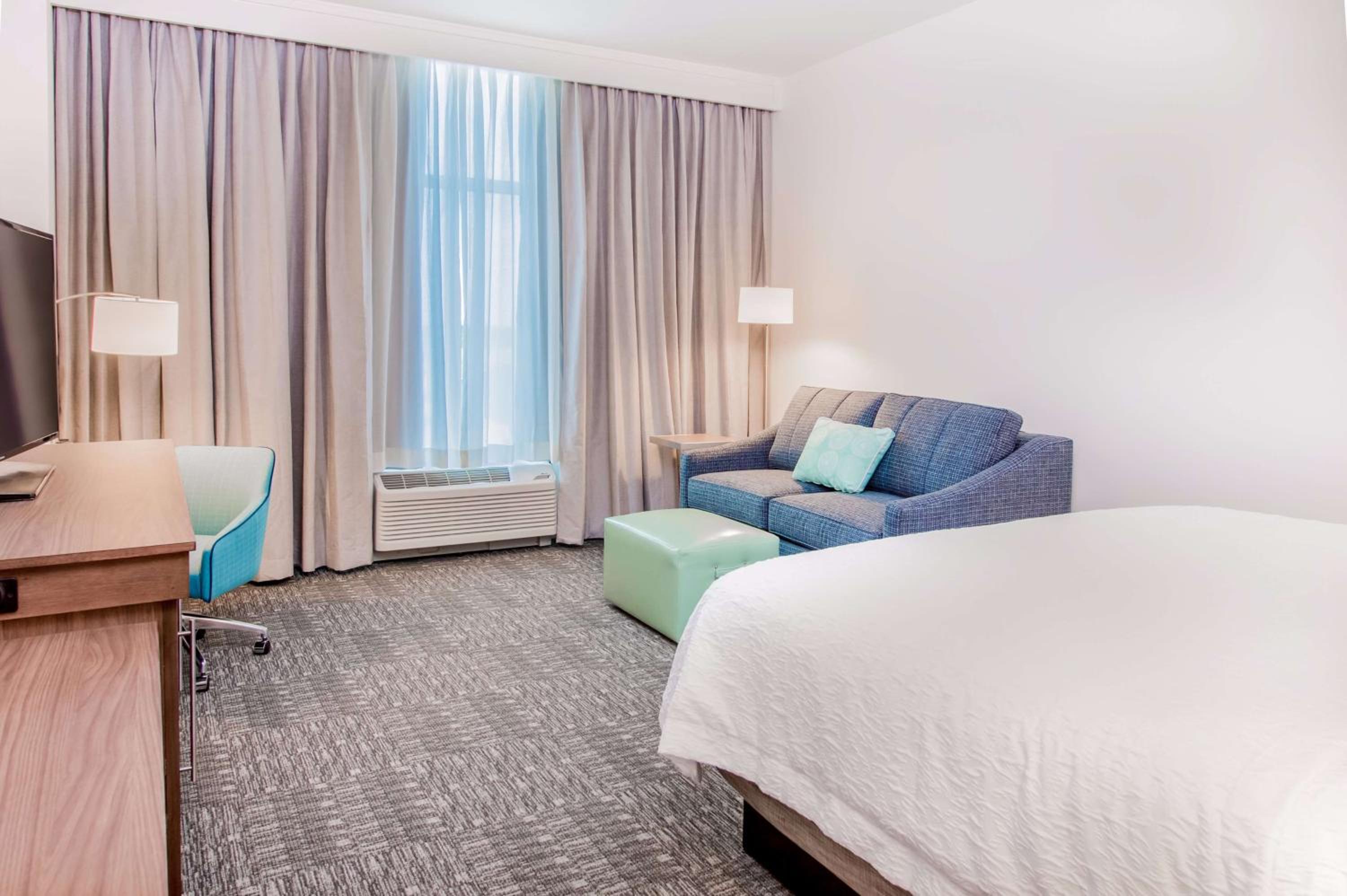 King Room with Roll-in Shower - Mobility Accessible - Non-Smoking