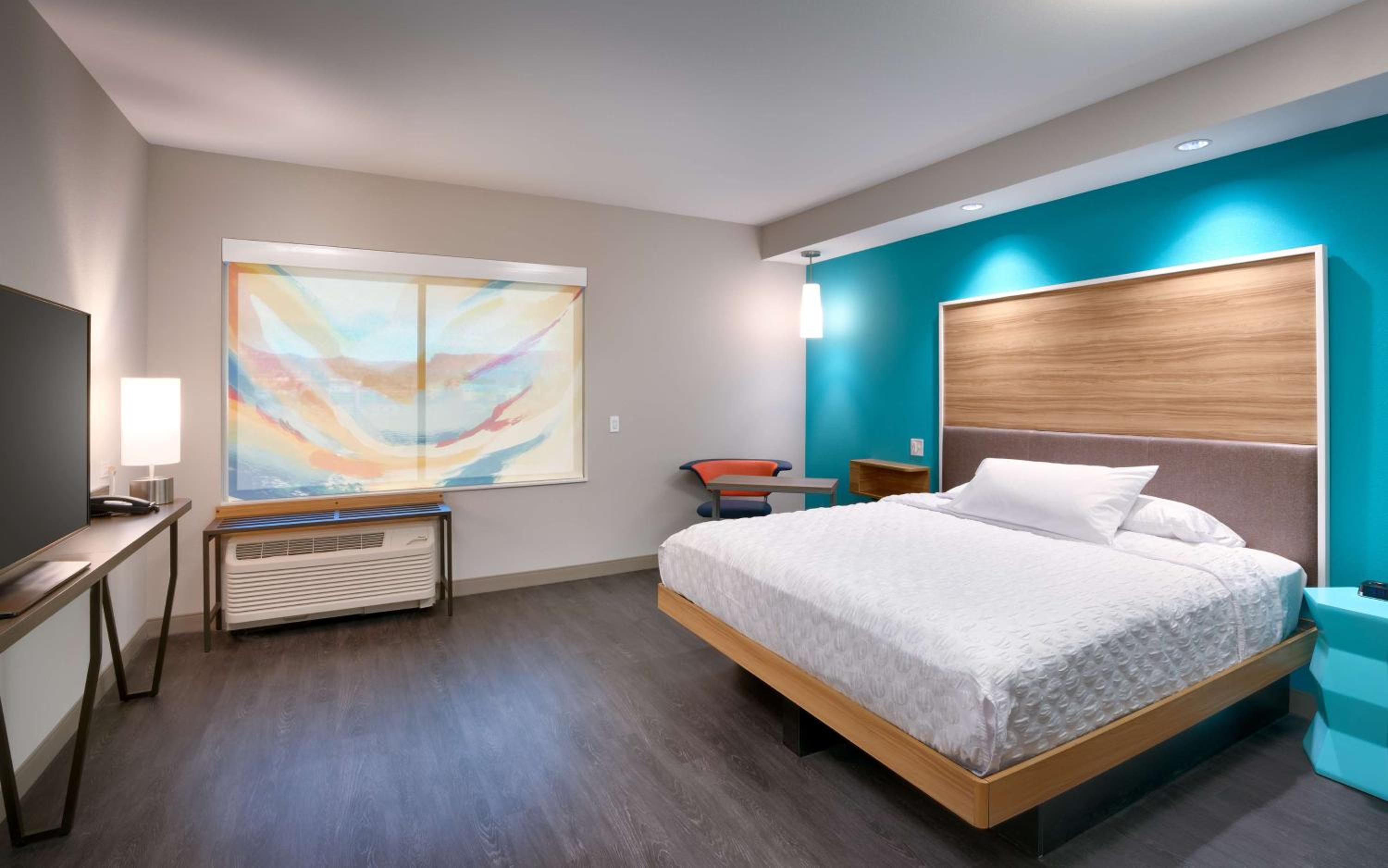 King Room with Tub - Hearing Accessible  - Photo 1
