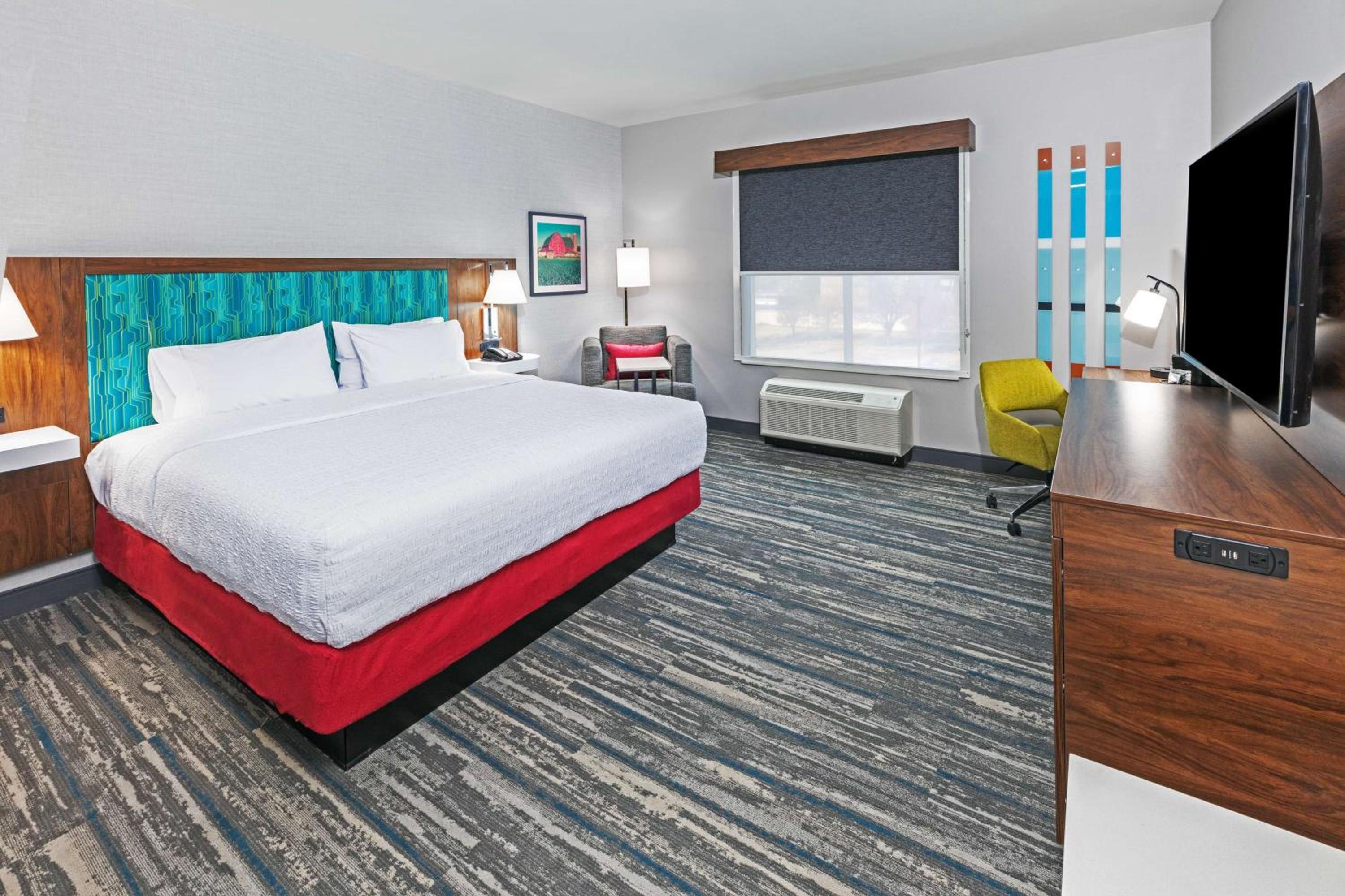 King Room - Hearing Access - Photo 1