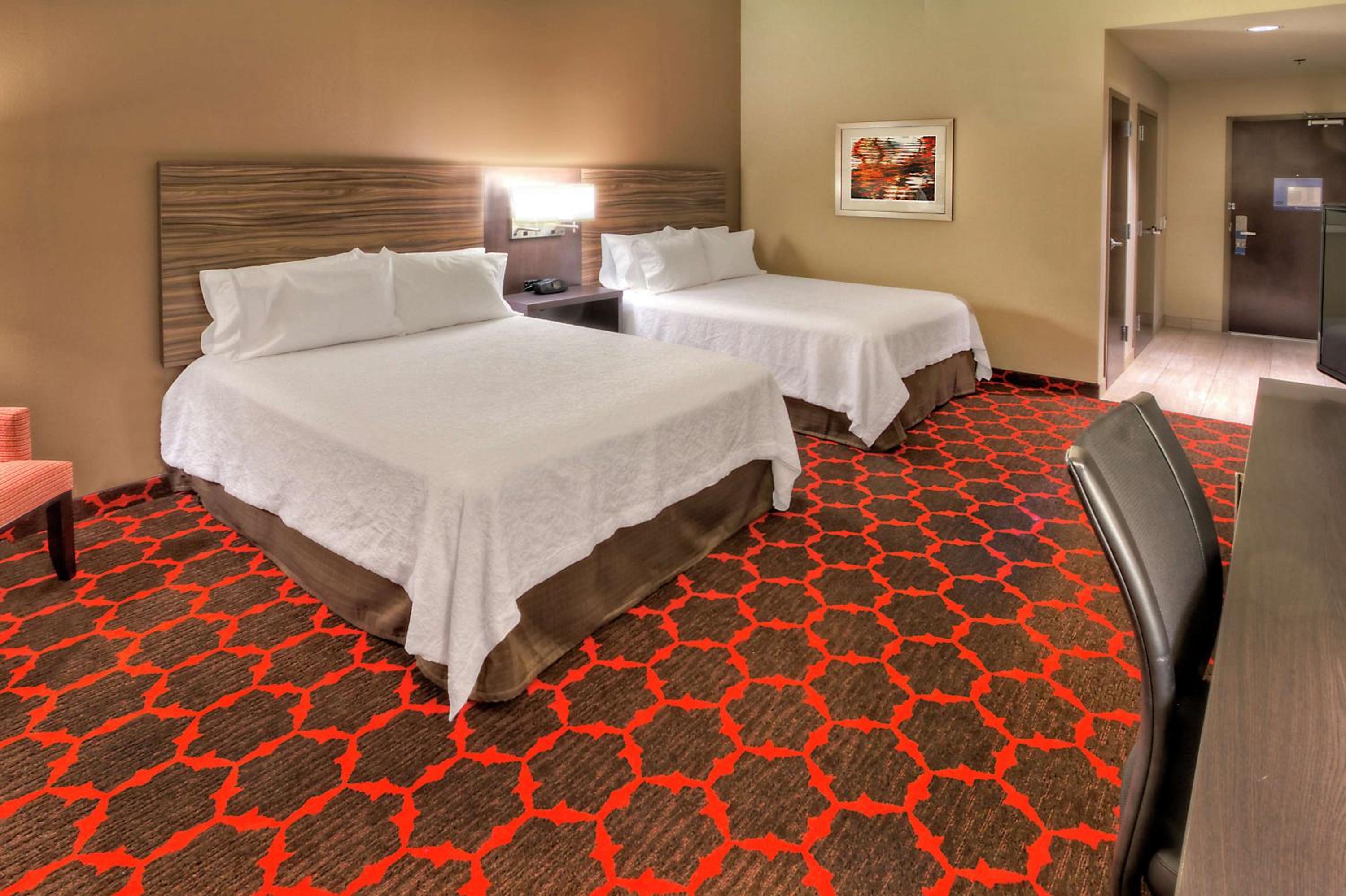 Room with Two Queen Beds - Non-Smoking - Photo 1