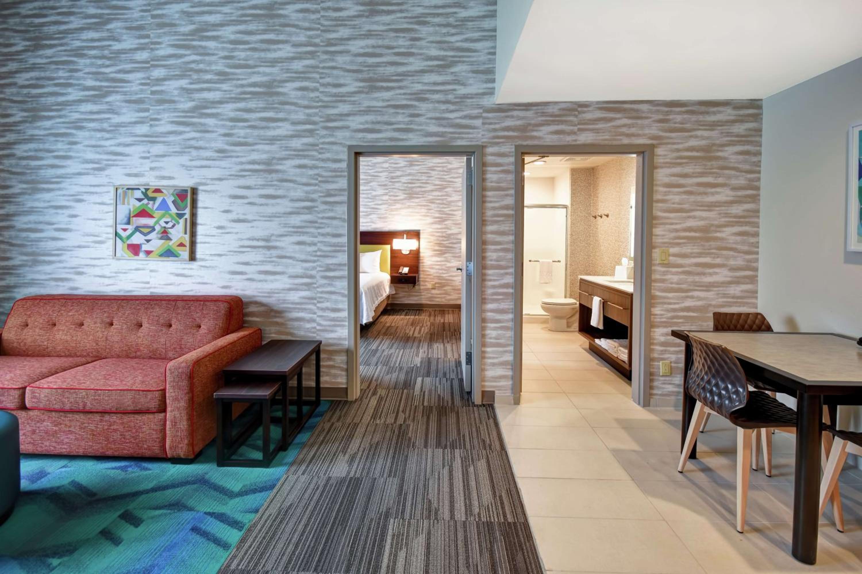 One-Bedroom King Suite - Non-Smoking - Photo 4