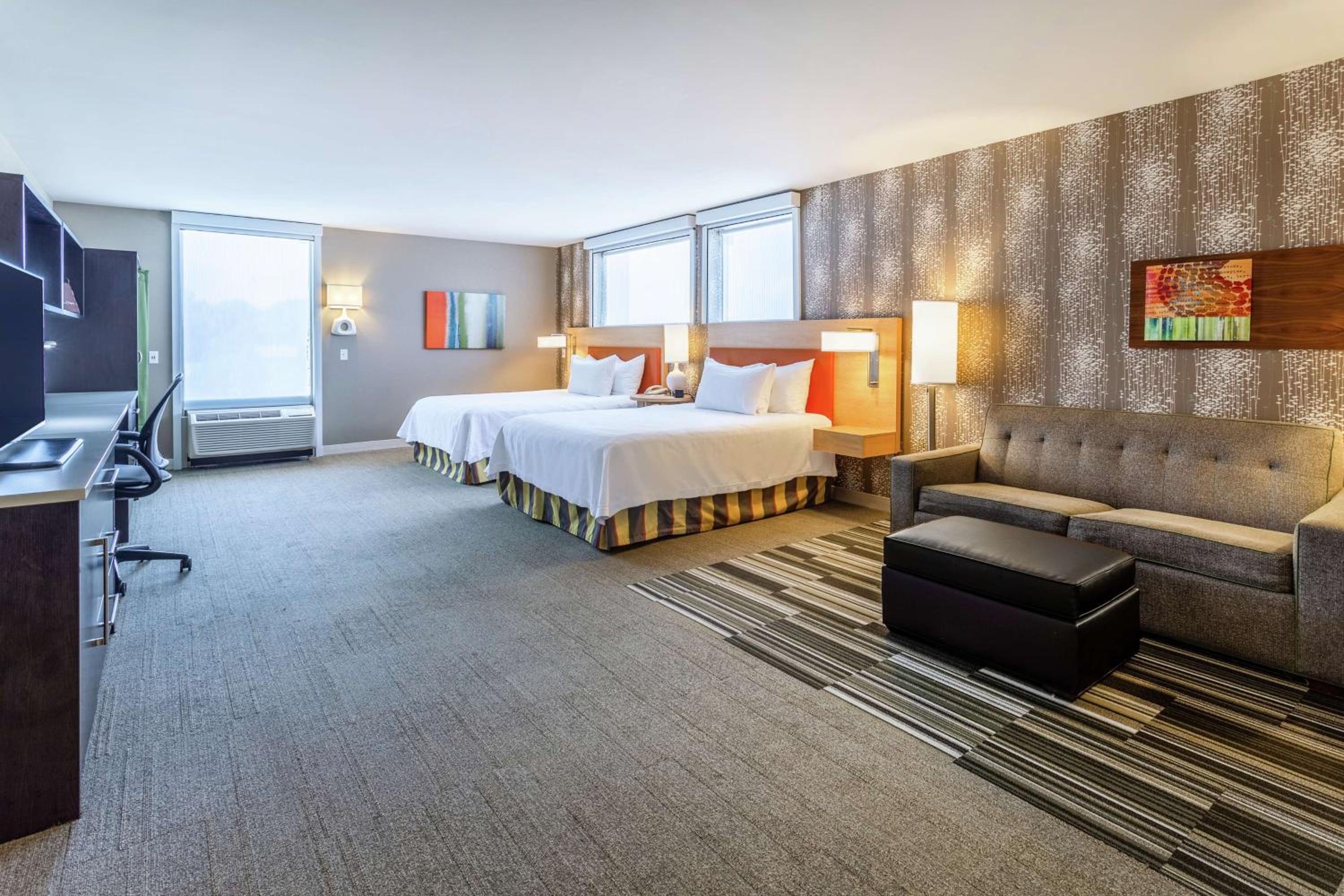 Queen Studio with Two Queen Beds - Mobility and Hearing Access/Non-Smoking photo 1