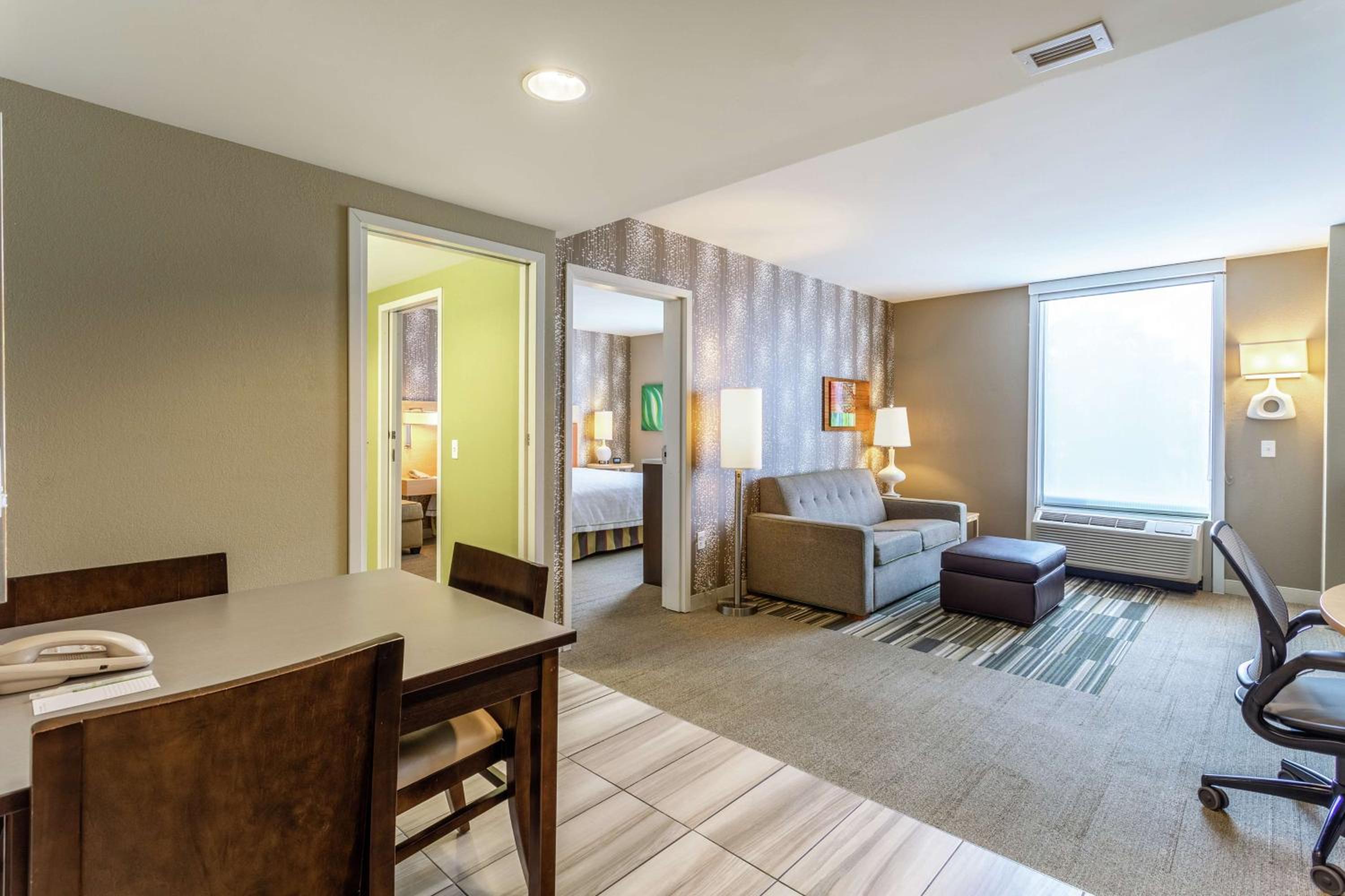 One-Bedroom King Suite - Non-Smoking photo 1