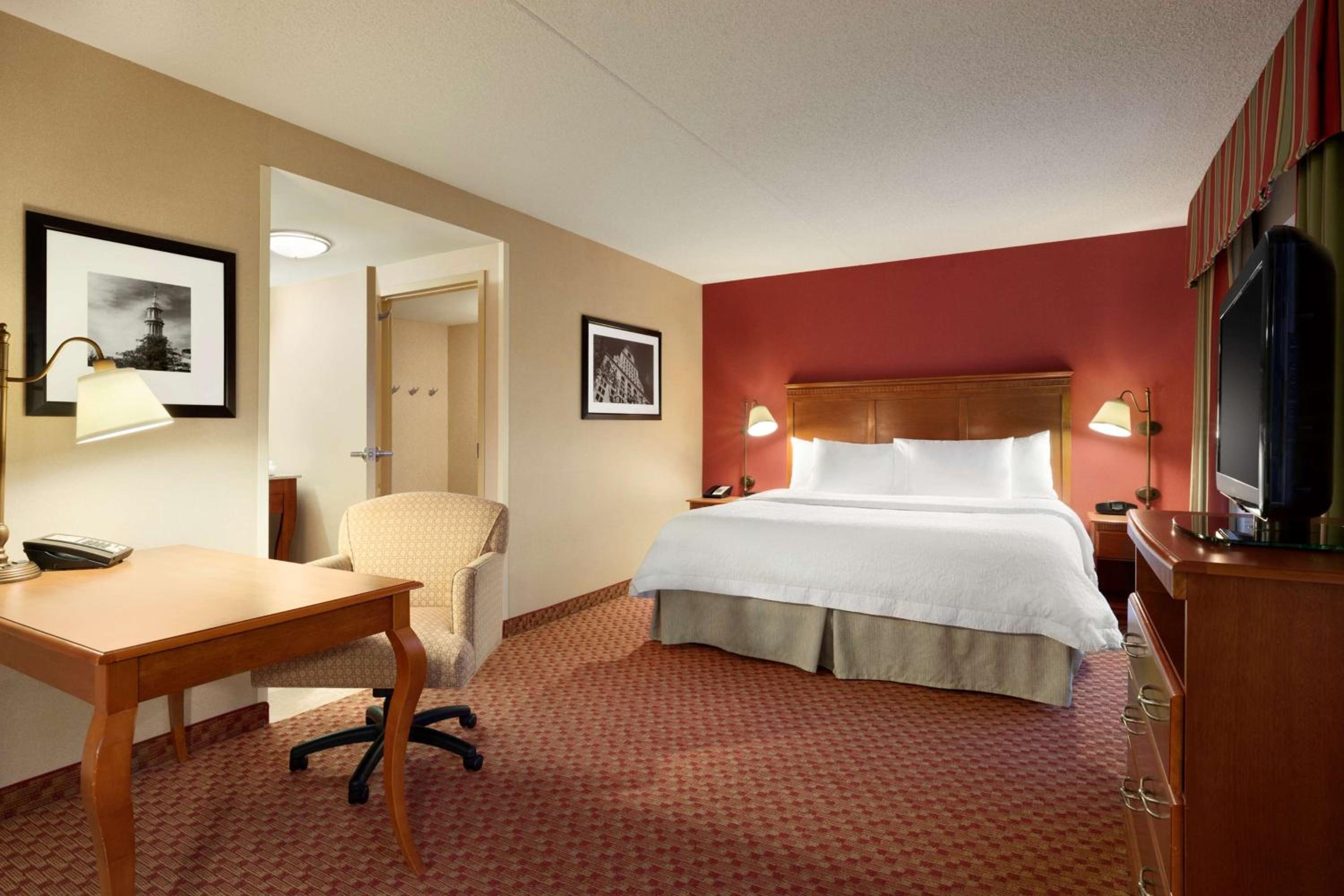 King Studio Suite - Non-Smoking - Photo 3