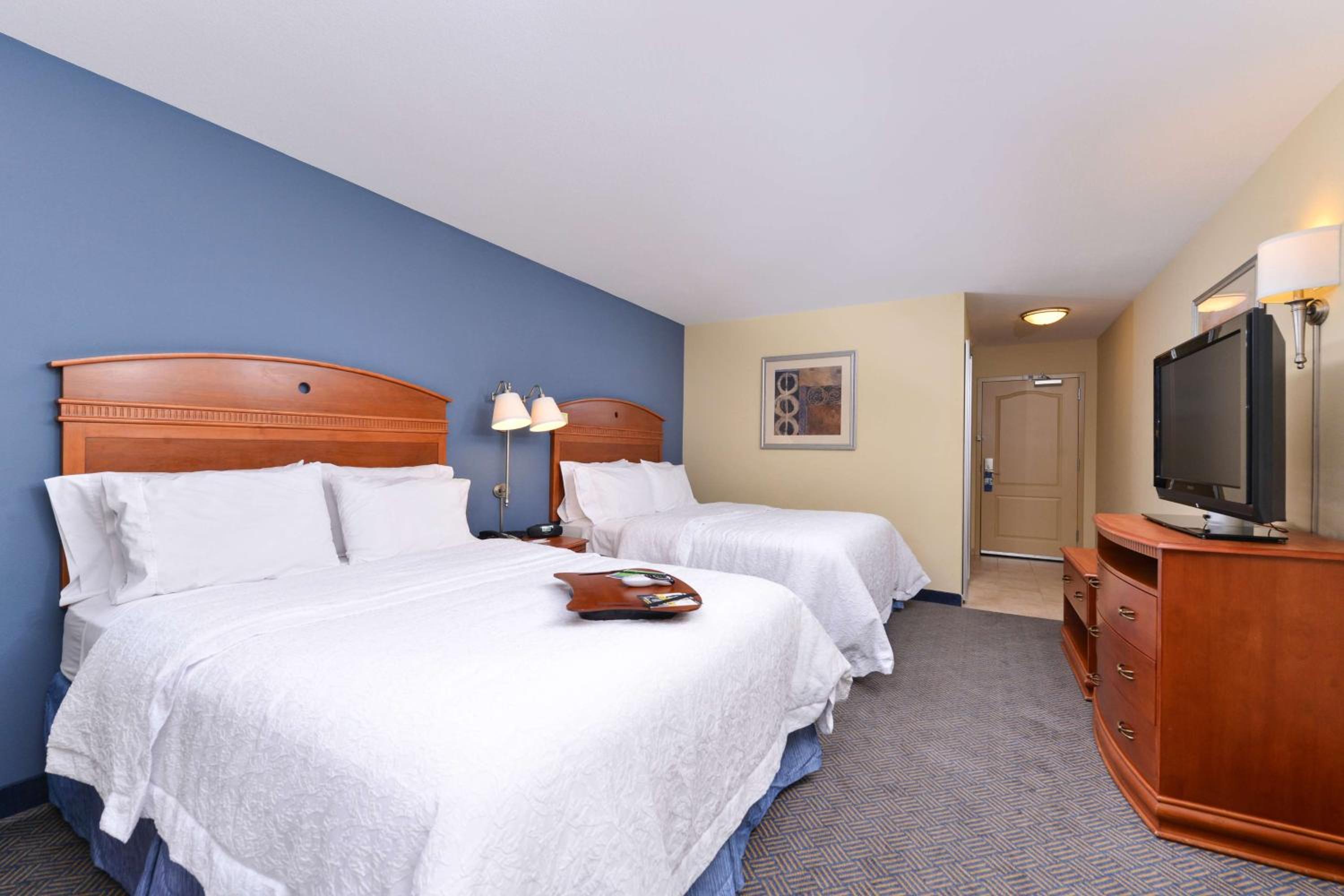Room with Two Queen Beds - Non-Smoking - Photo 1