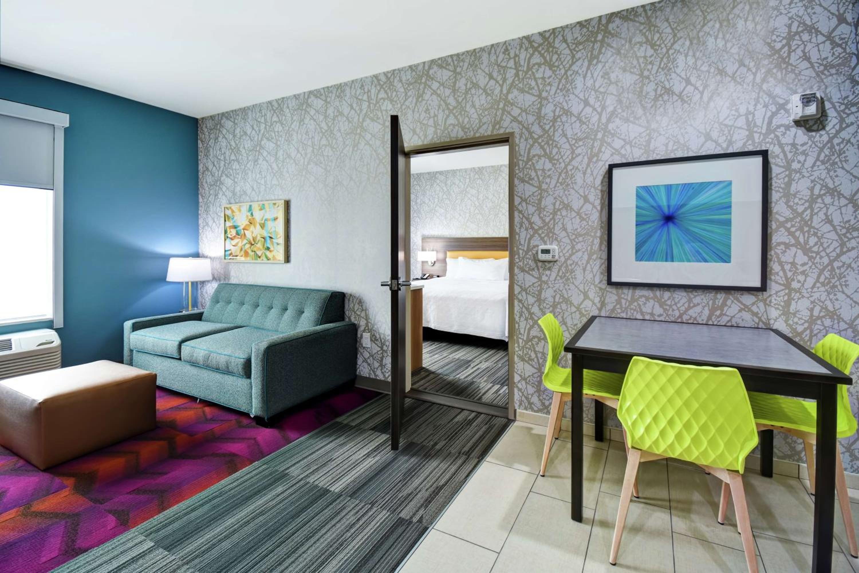 One-Bedroom King Suite - Non-Smoking photo 3