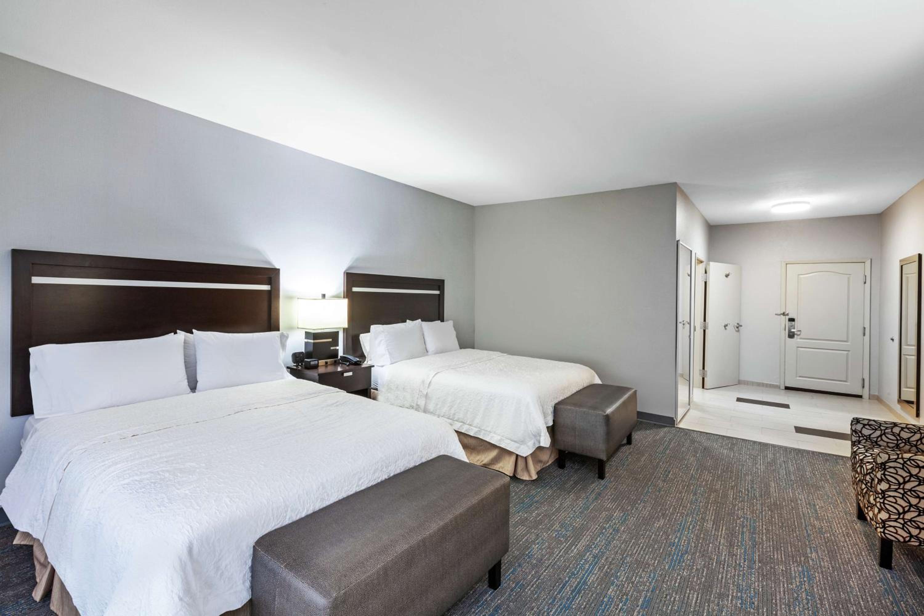 Queen Room with Two Queen Beds - Mobility Access/Non-Smoking - Photo 1