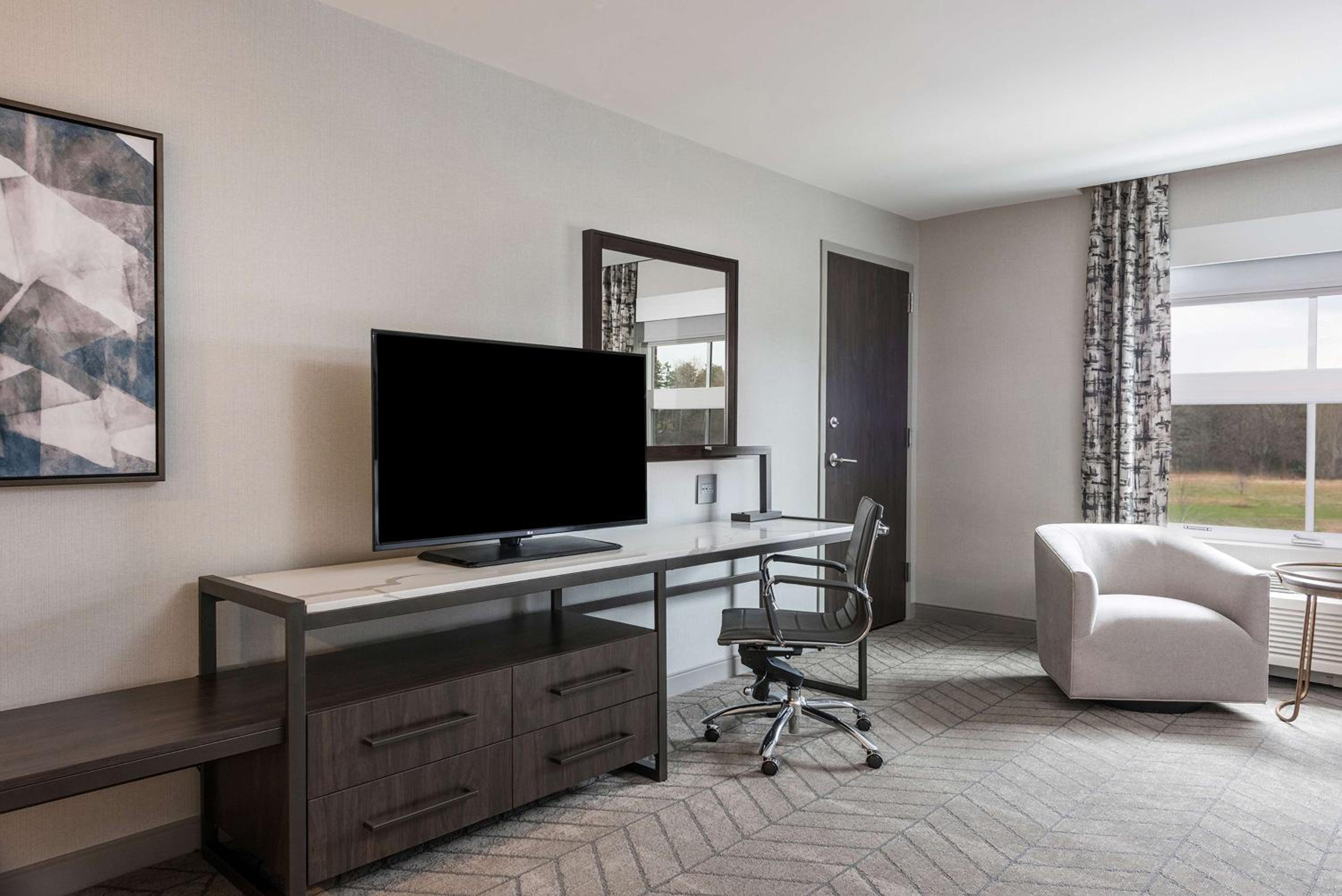 Queen Room with Two Queen Beds - Hearing Access photo 2
