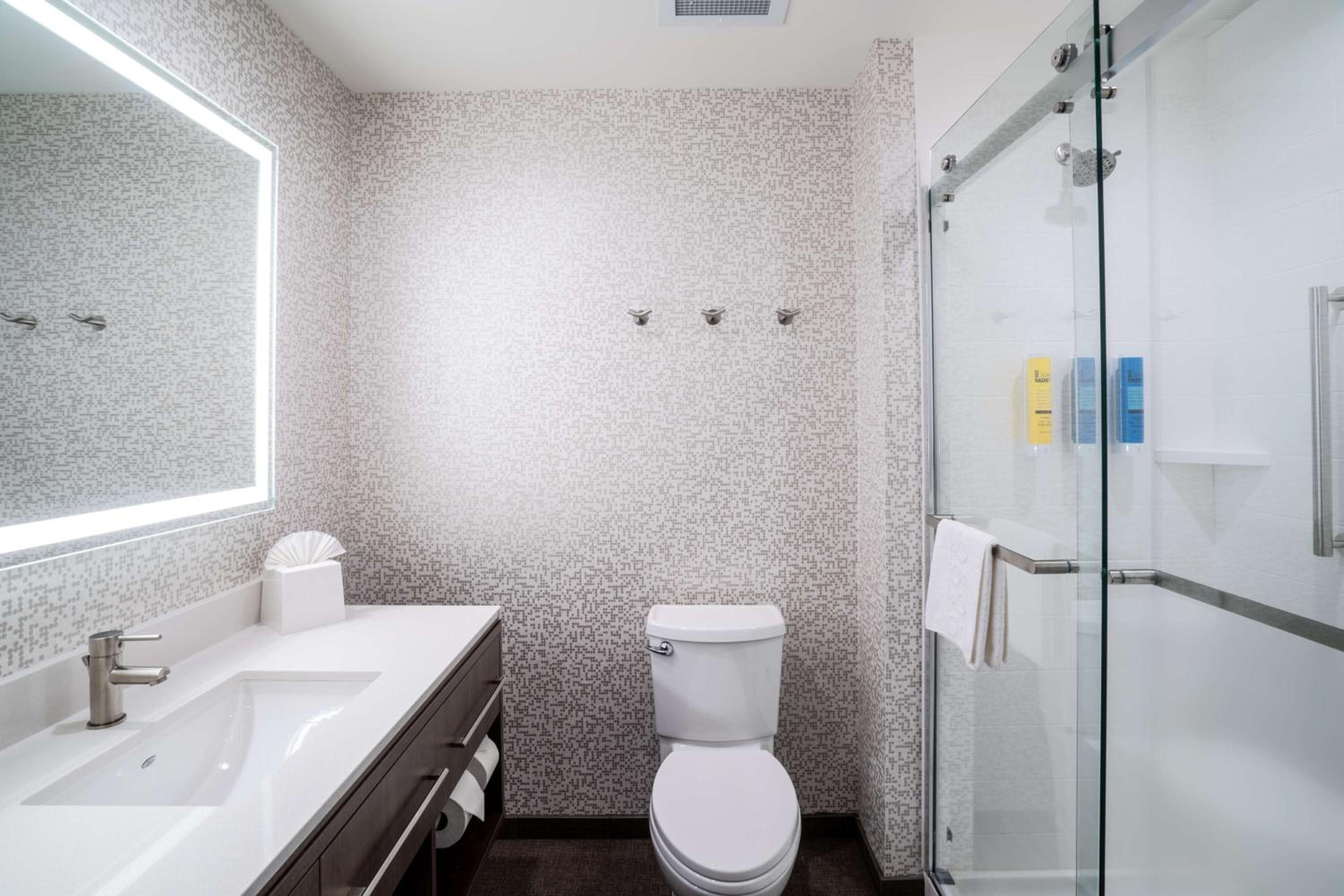King Studio Suite - Non-Smoking - Photo 3