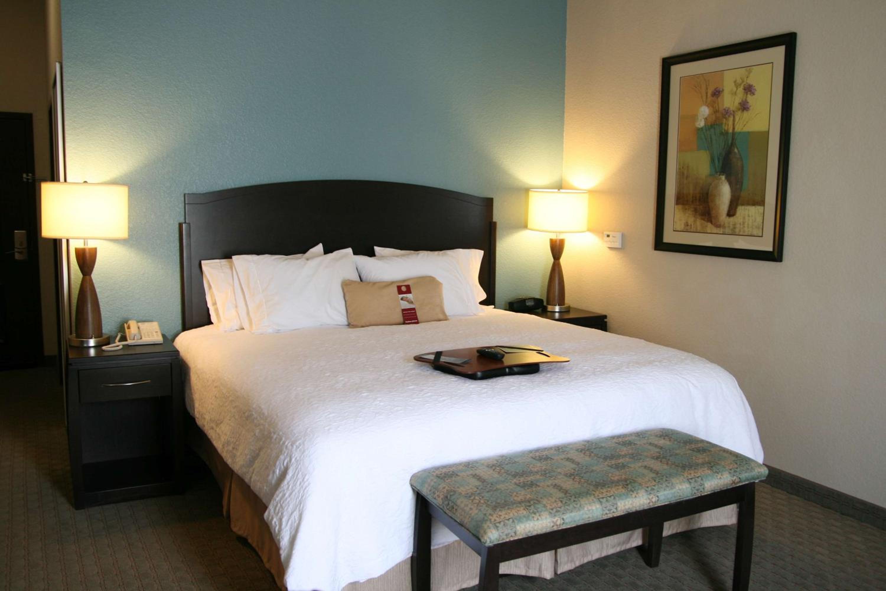 King Room with King Bed - Non-Smoking photo 1