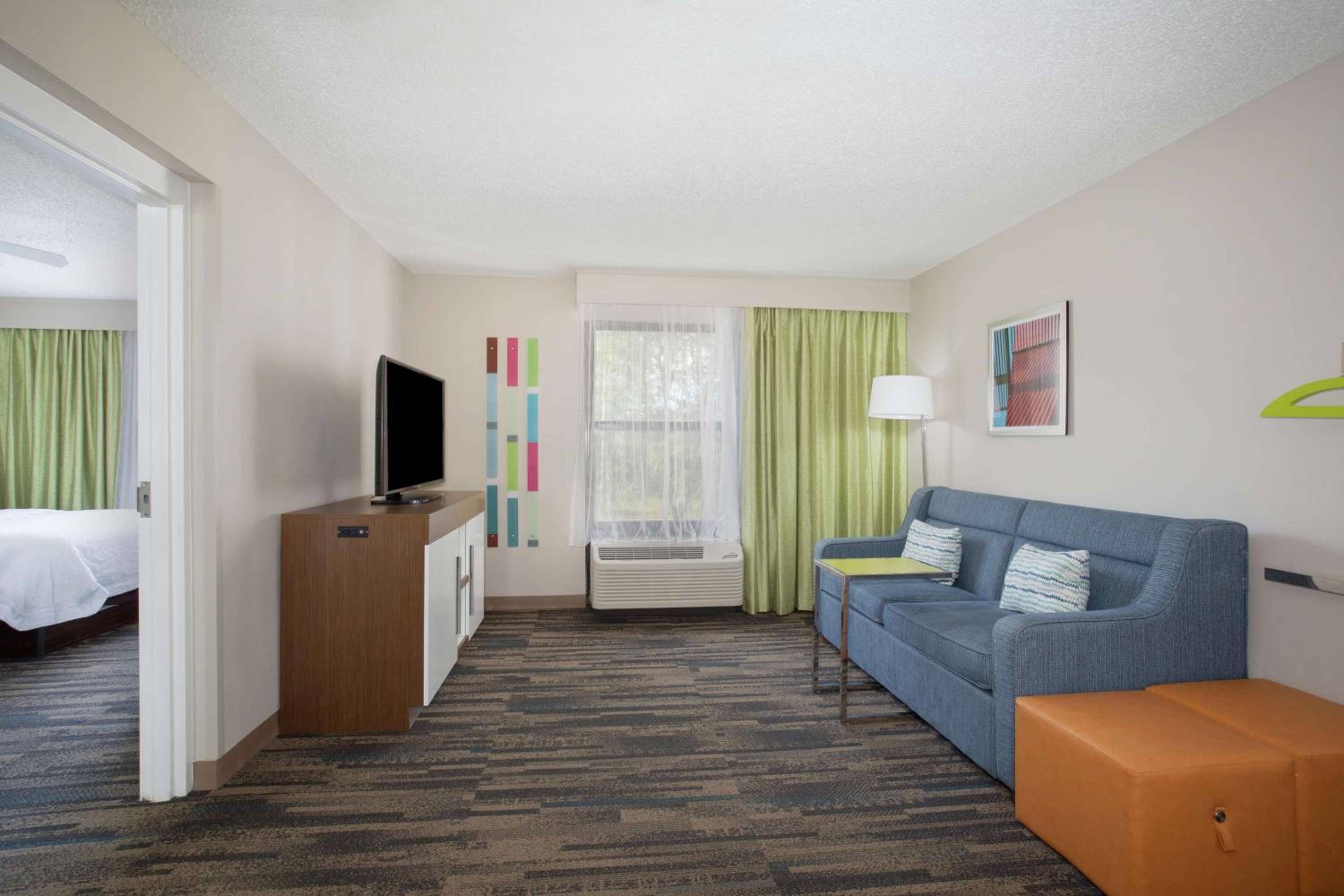 One-Bedroom Suite with Two Double Beds - Non-Smoking - Photo 5