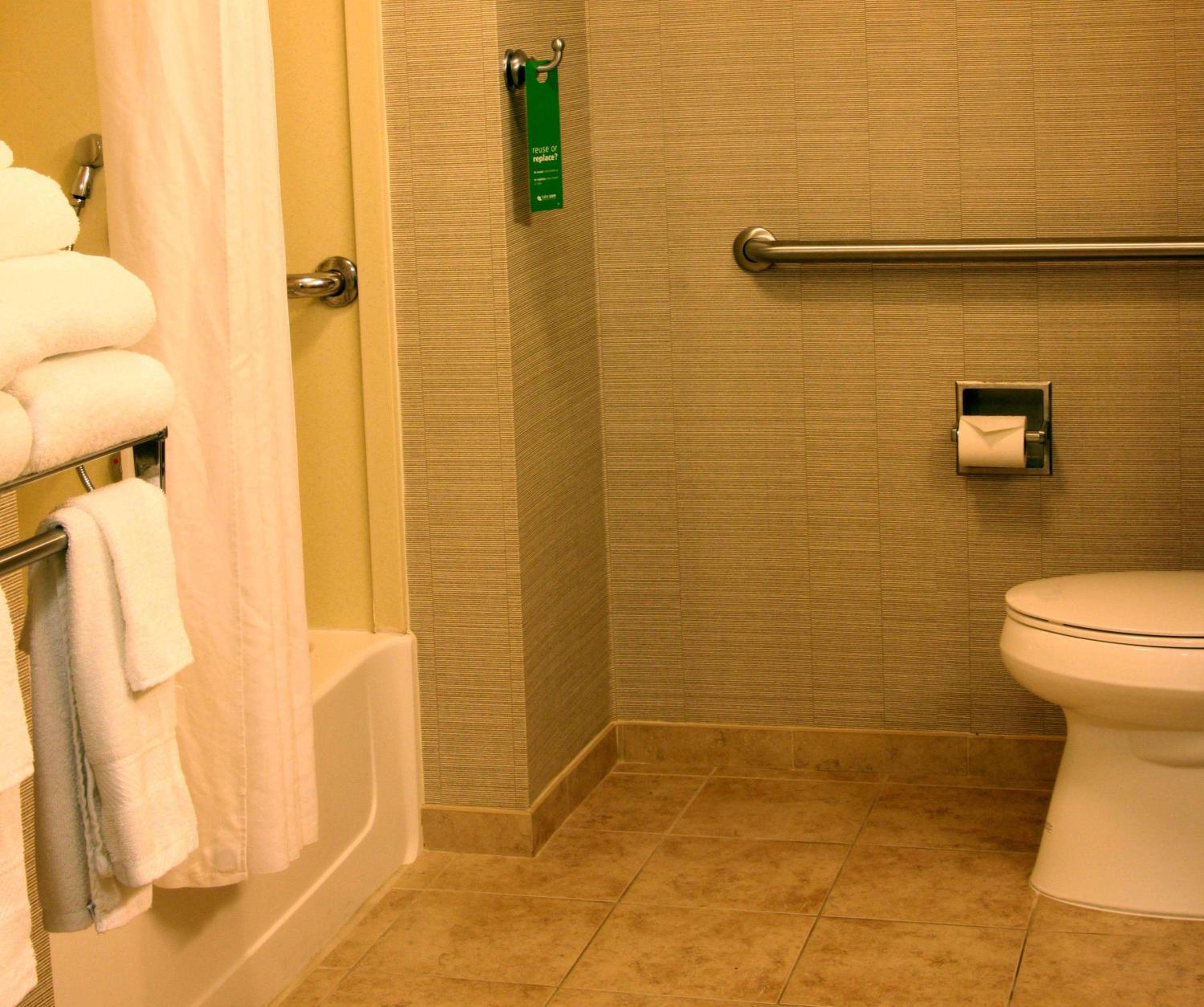 King Room with Accessible Tub - Mobility and Hearing Access/Non-Smoking - Photo 3