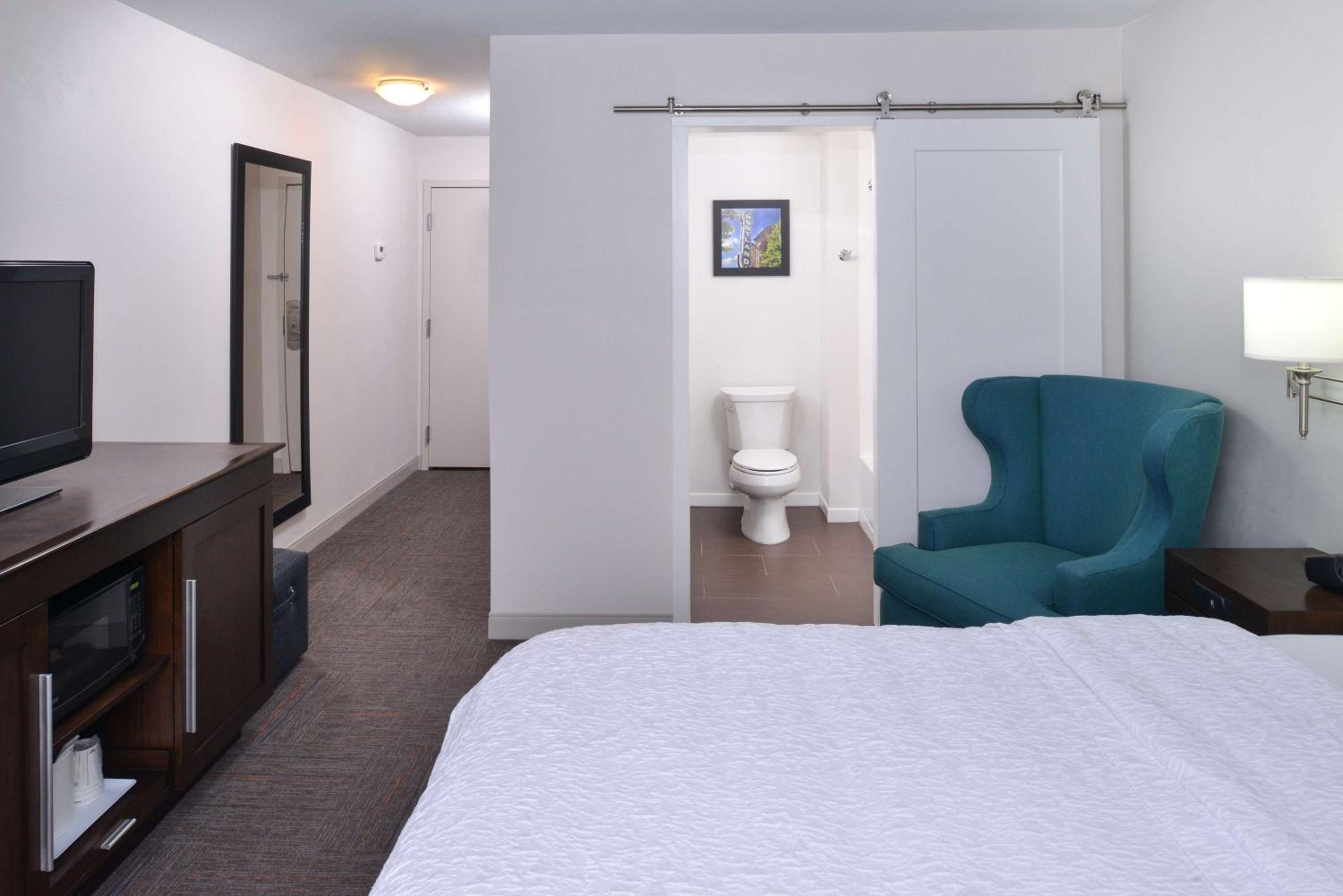 Queen Room - Non-Smoking