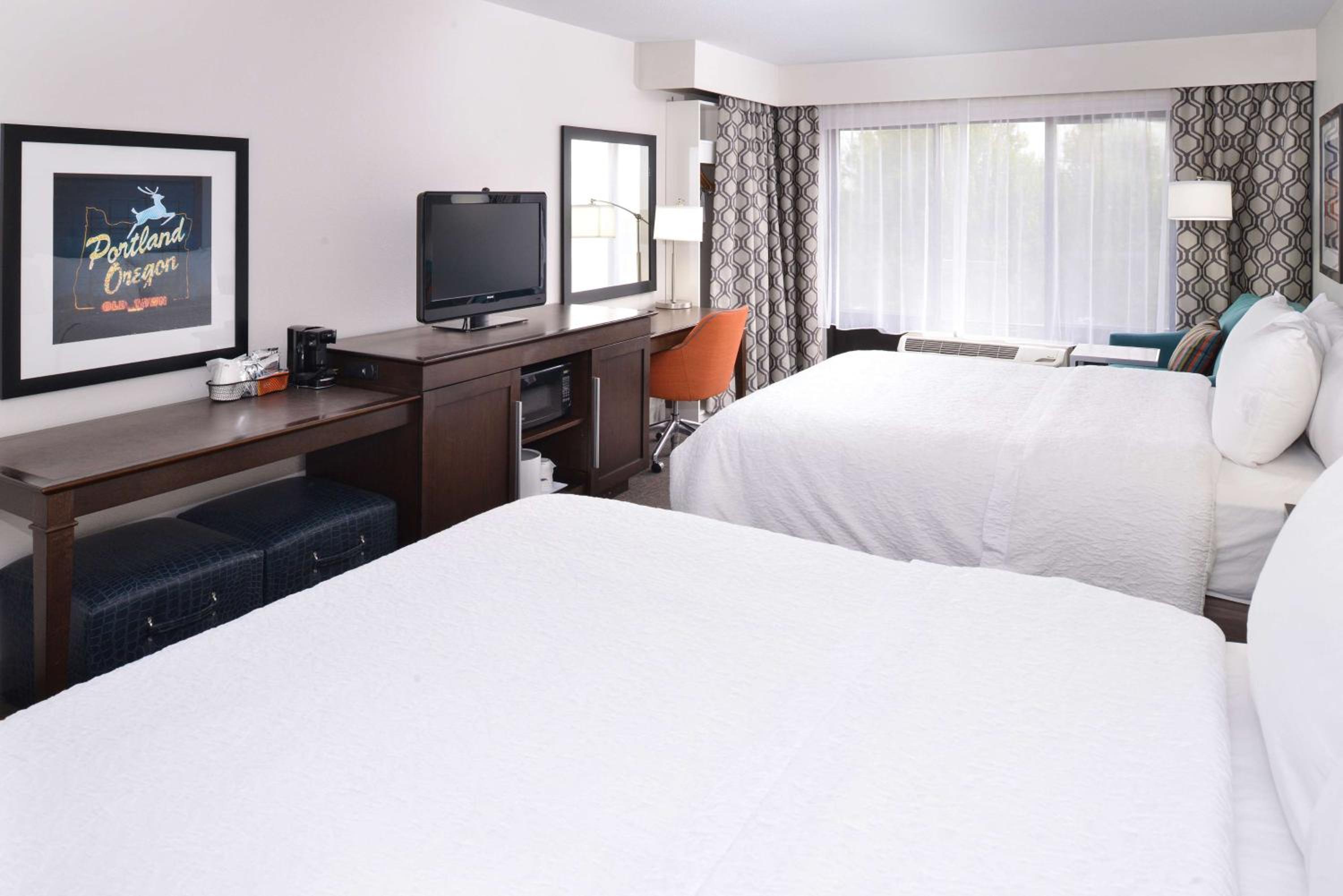 Queen Room with Two Queen Beds and Sofa Bed - Non-Smoking
