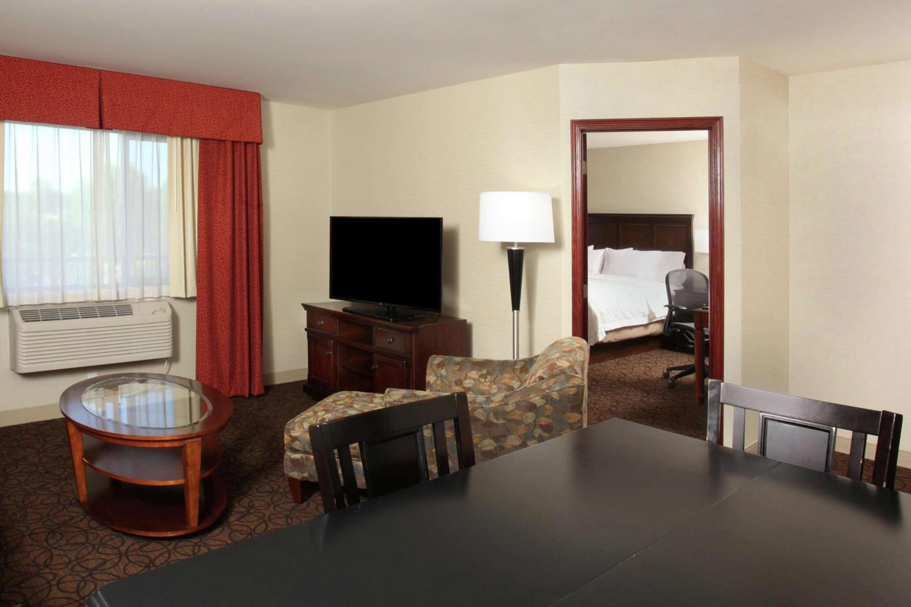 One-Bedroom King Suite- Non-Smoking - Photo 1