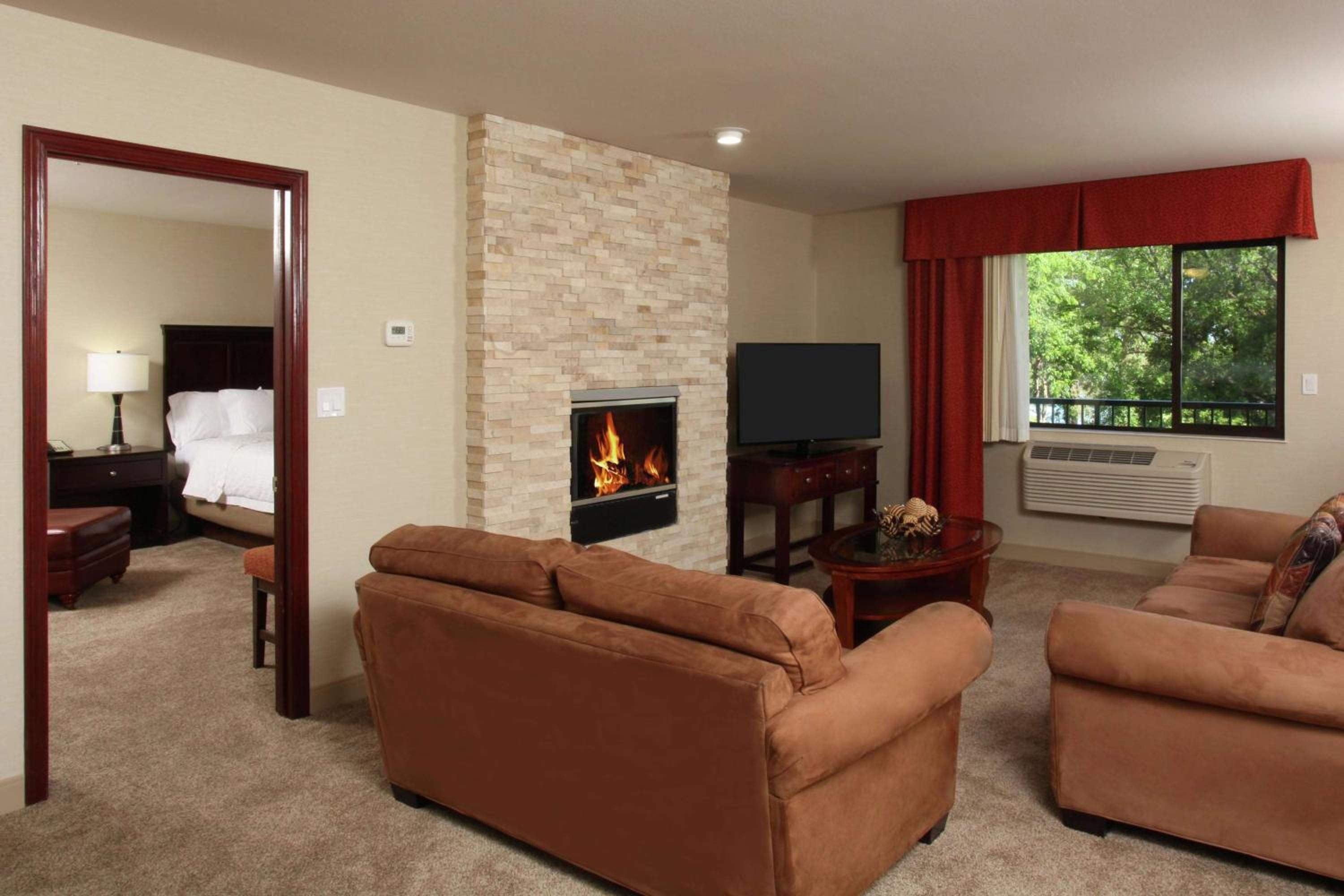 King Suite with River View  photo 1