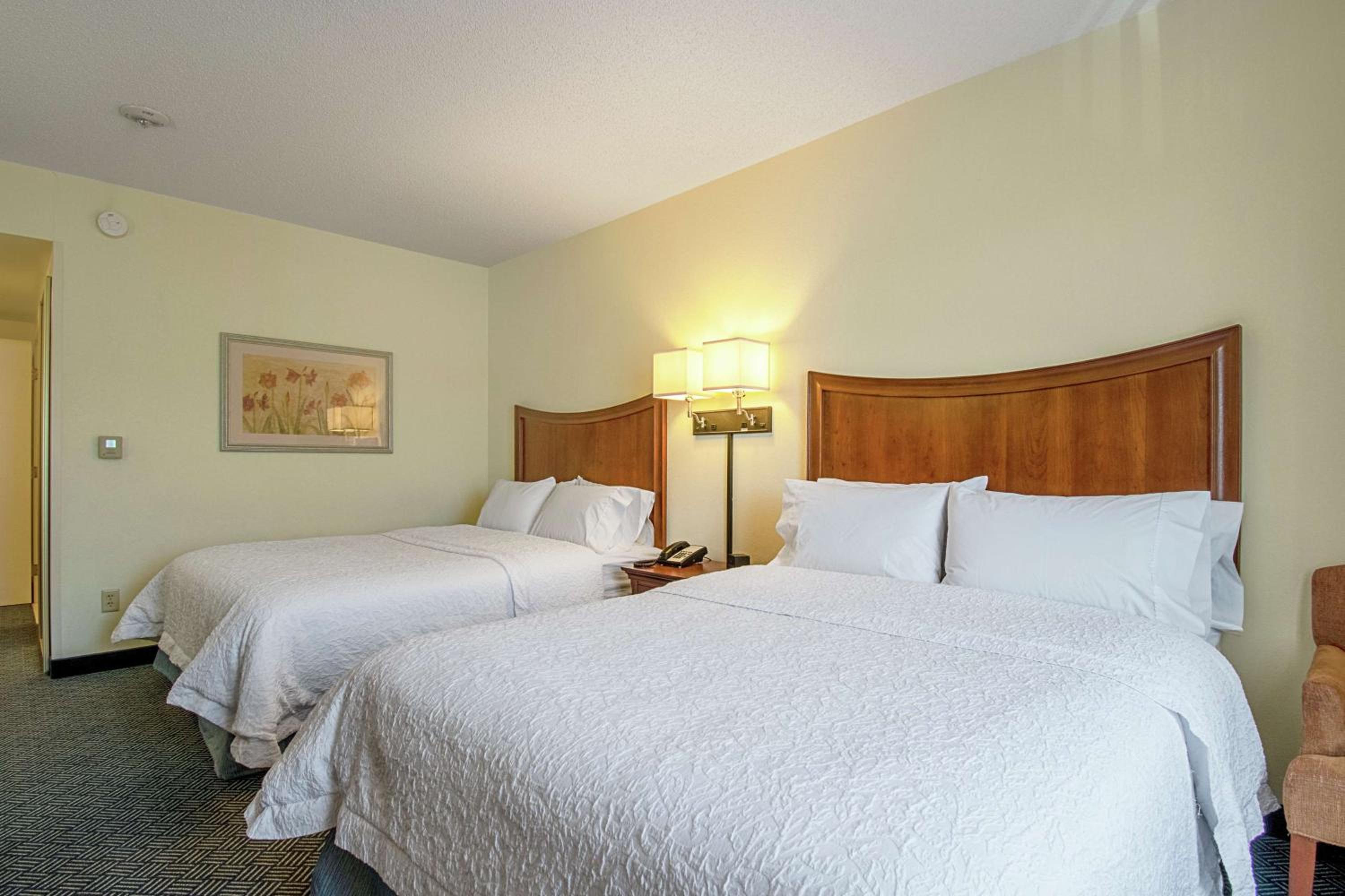 Room with Two Queen Beds - Non-Smoking - Photo 1