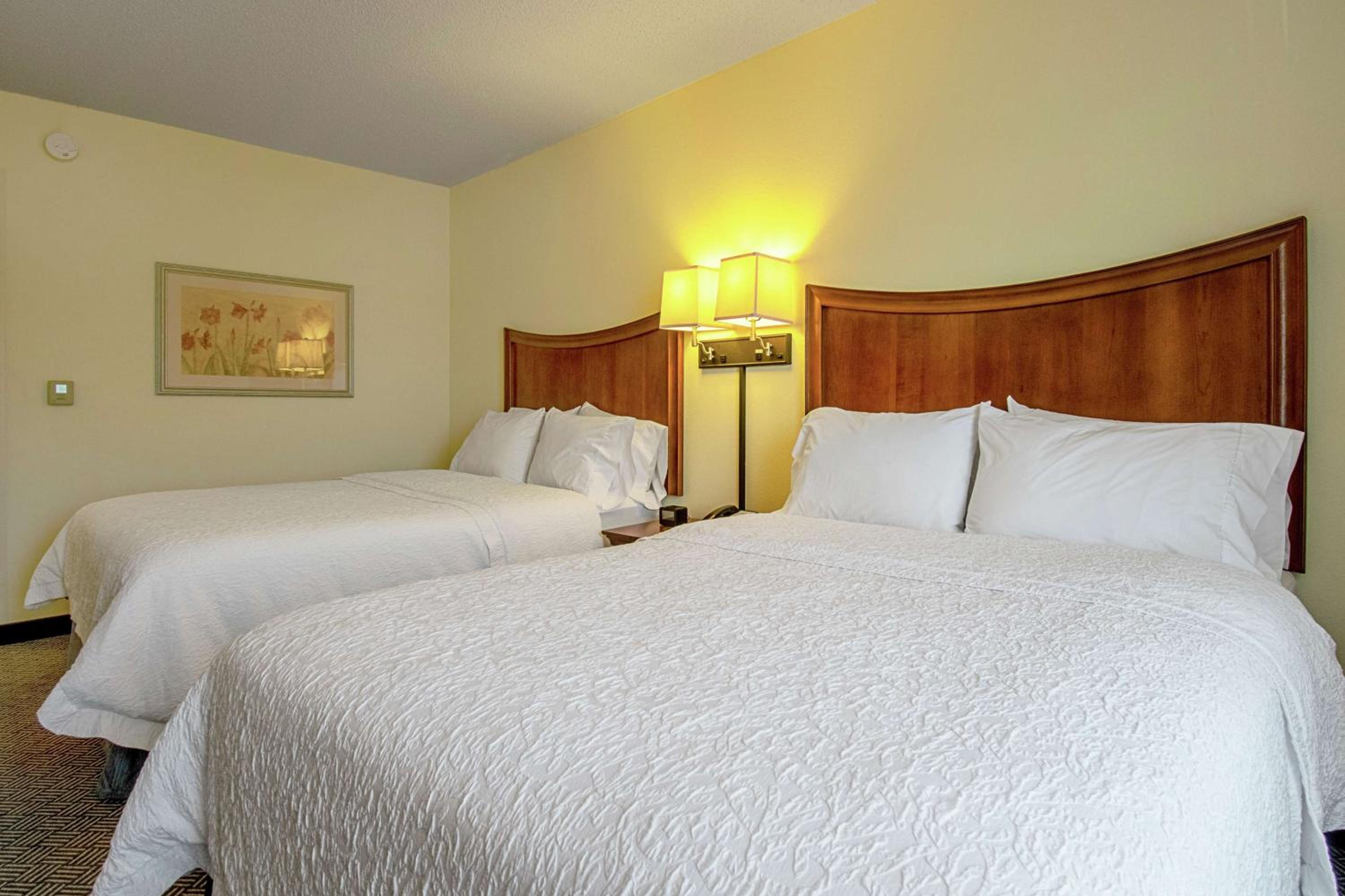 Queen Room with Two Queen Beds - Mobility and Hearing Access/Non-Smoking - Photo 6