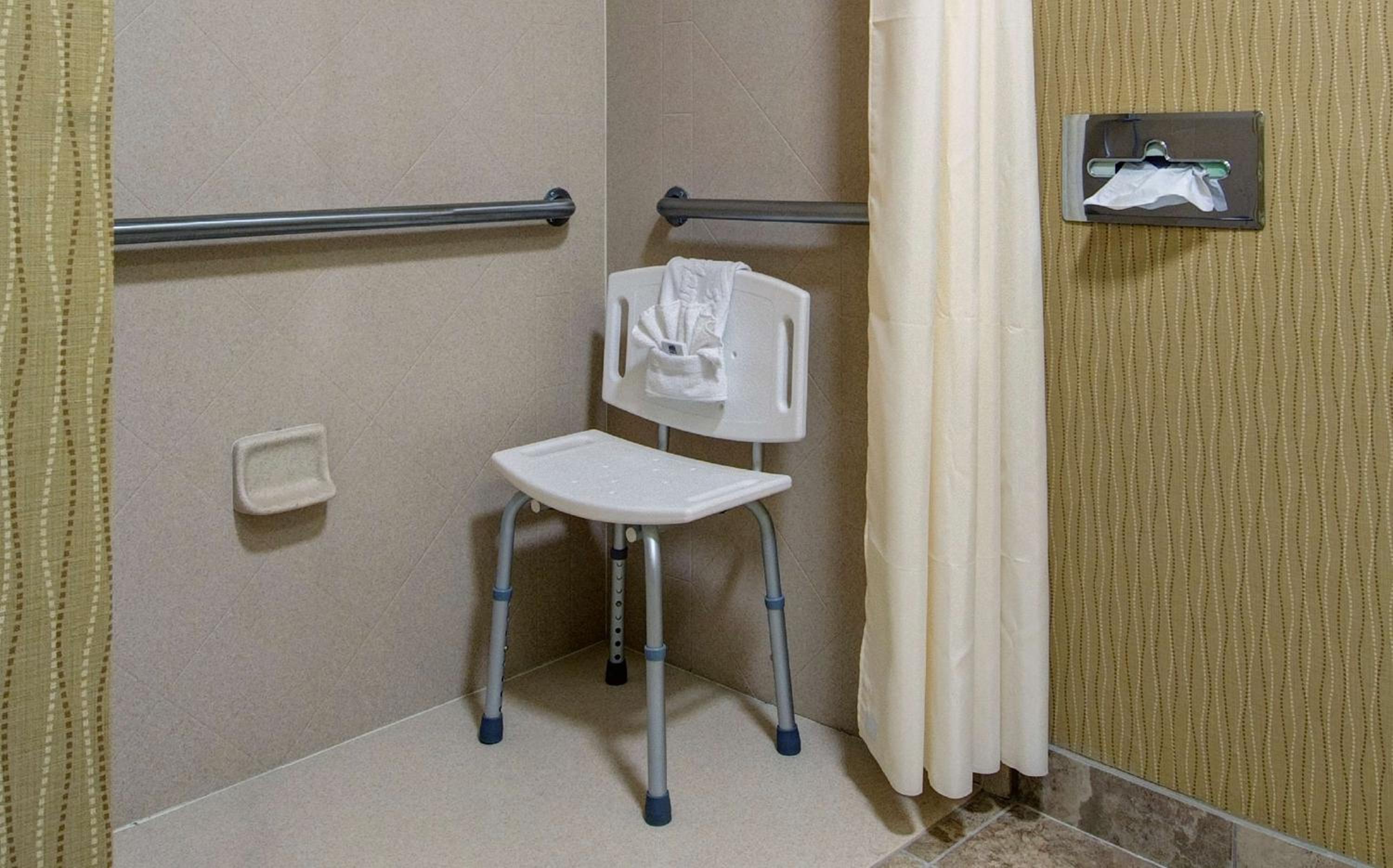 King Room with Accessible Tub - Mobility and Hearing Access/Non-Smoking photo 2