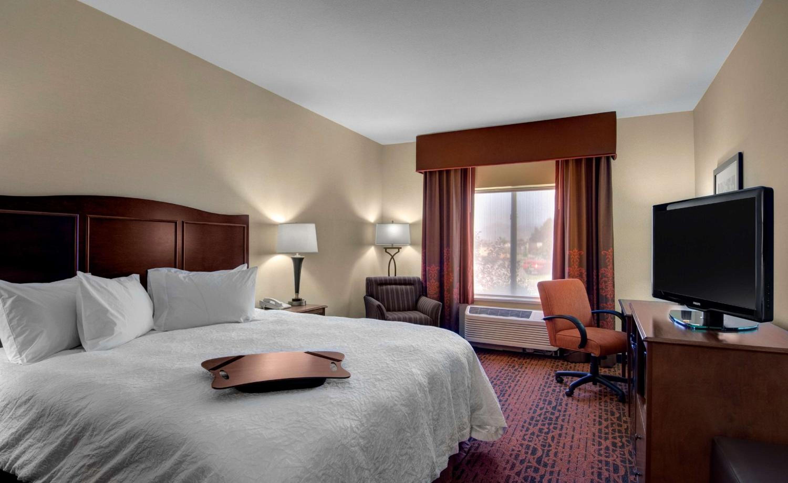 King Room with King Bed - Non-Smoking photo 1