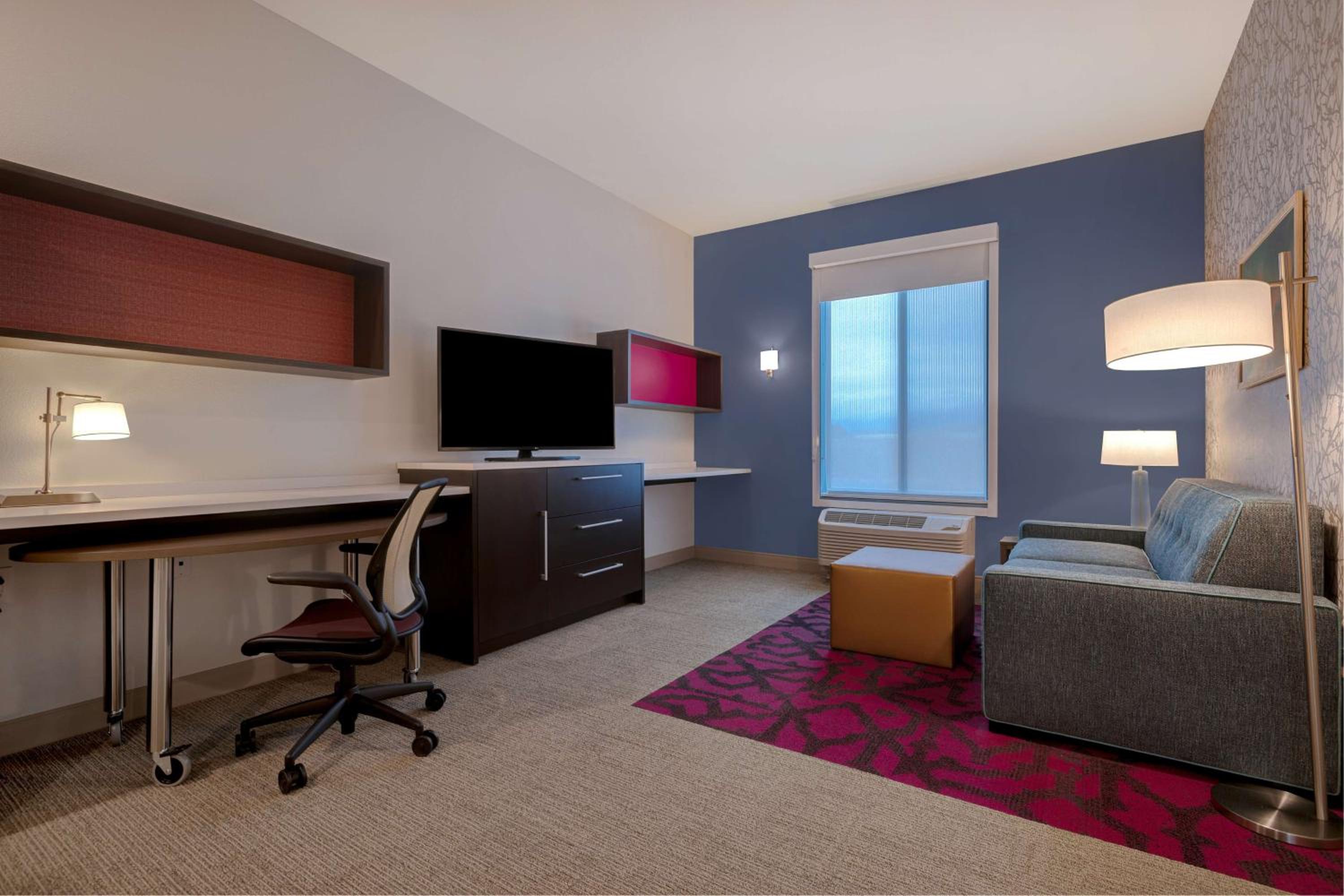 One-Bedroom King Suite - Photo 13