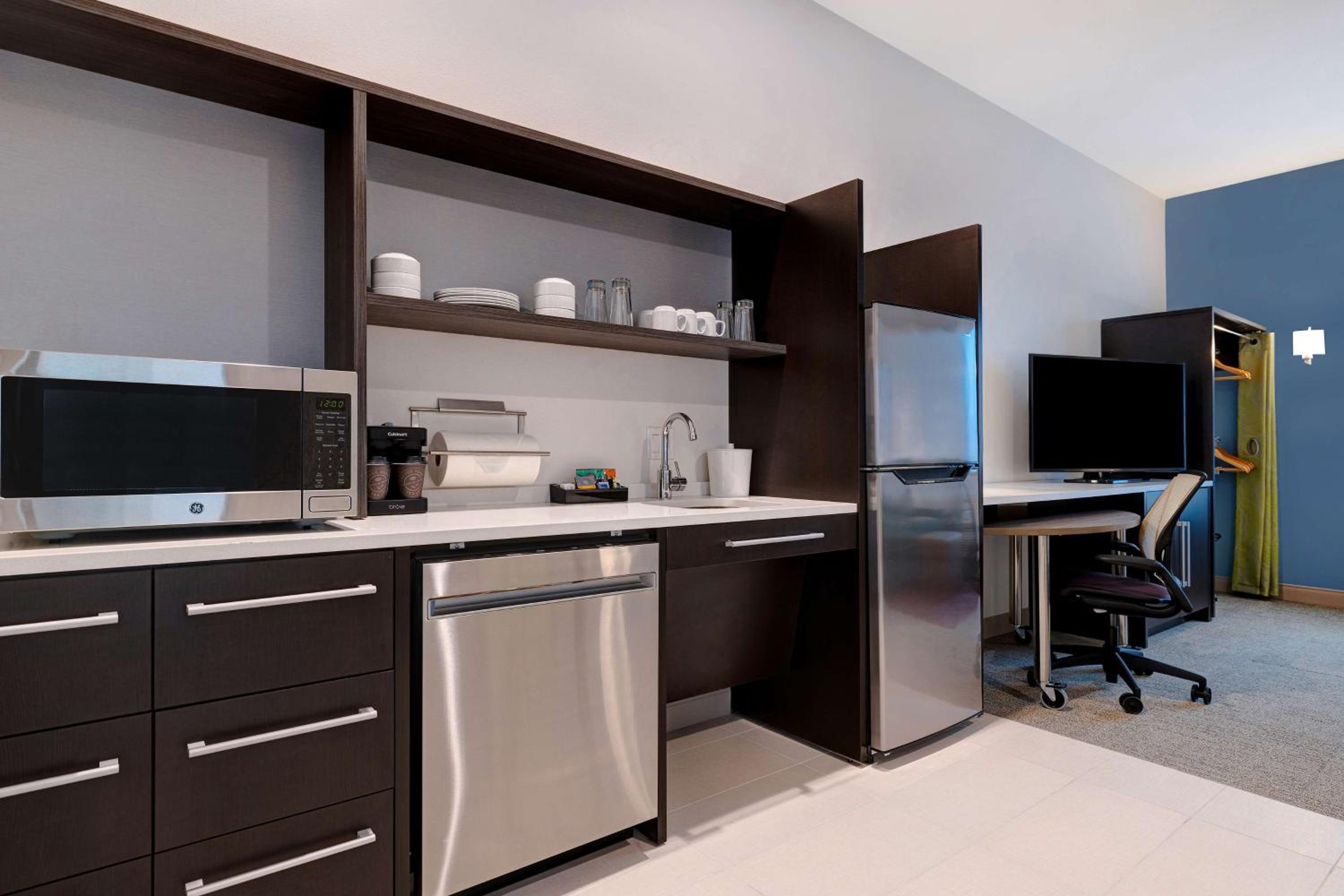King Studio Suite - Photo 3