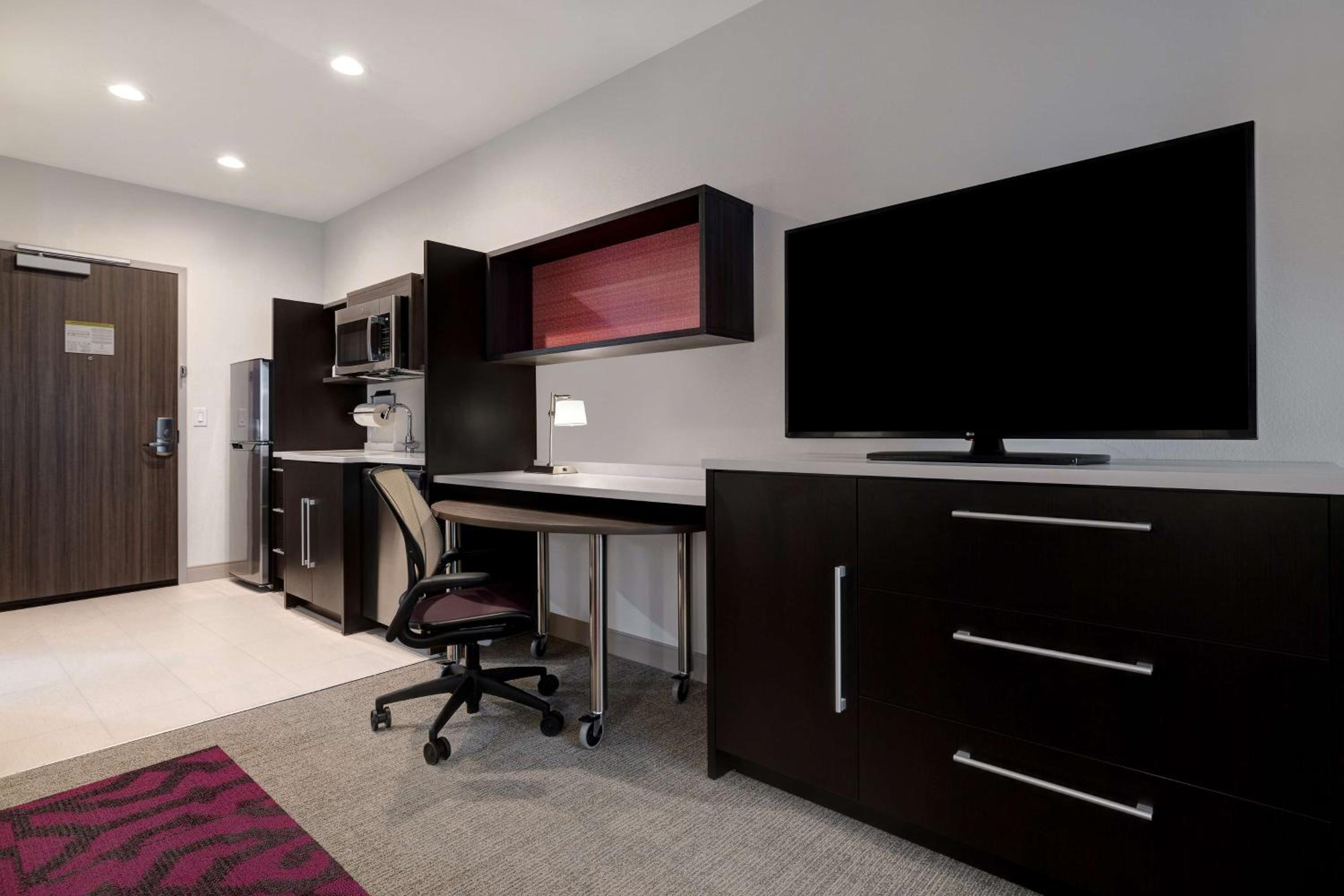 King Studio Suite - Photo 6