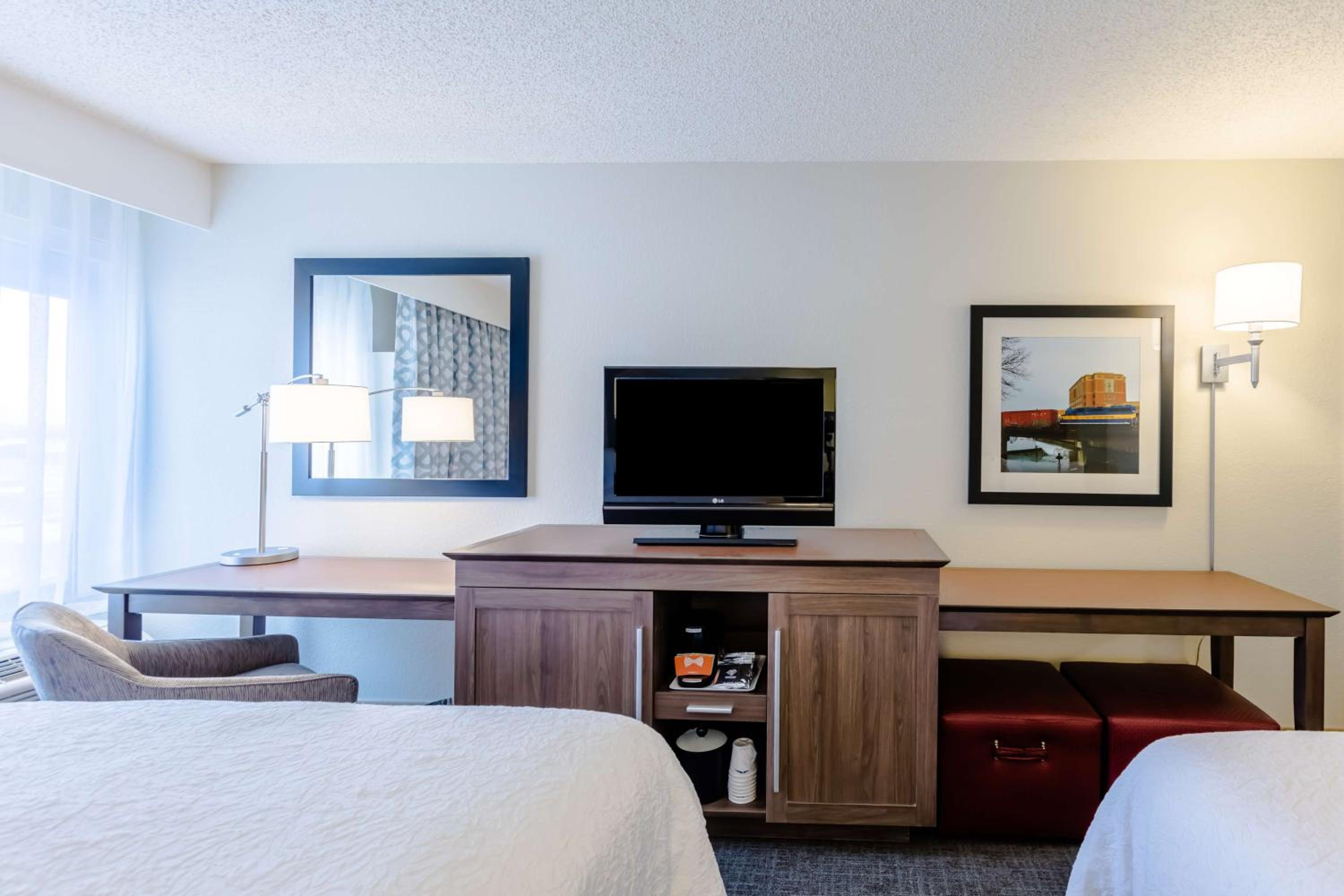 Room with Two Queen Beds - Non-Smoking - Photo 1