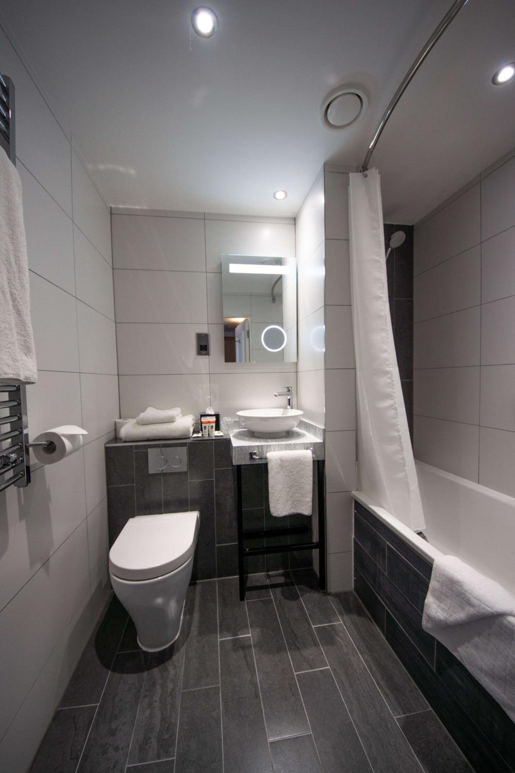 Standard Twin Room - Photo 4