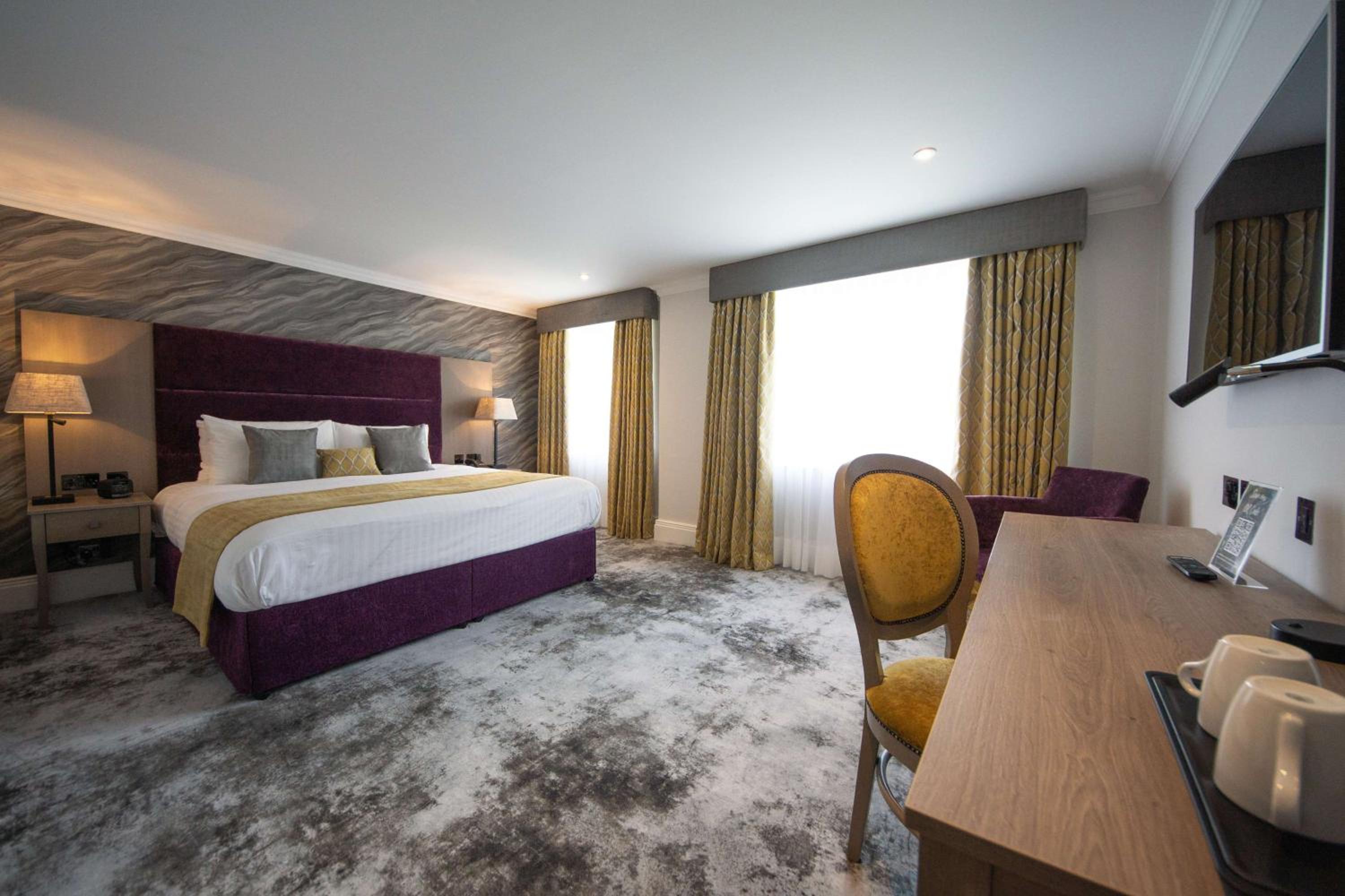 Executive King Room - Non-Smoking - Photo 4