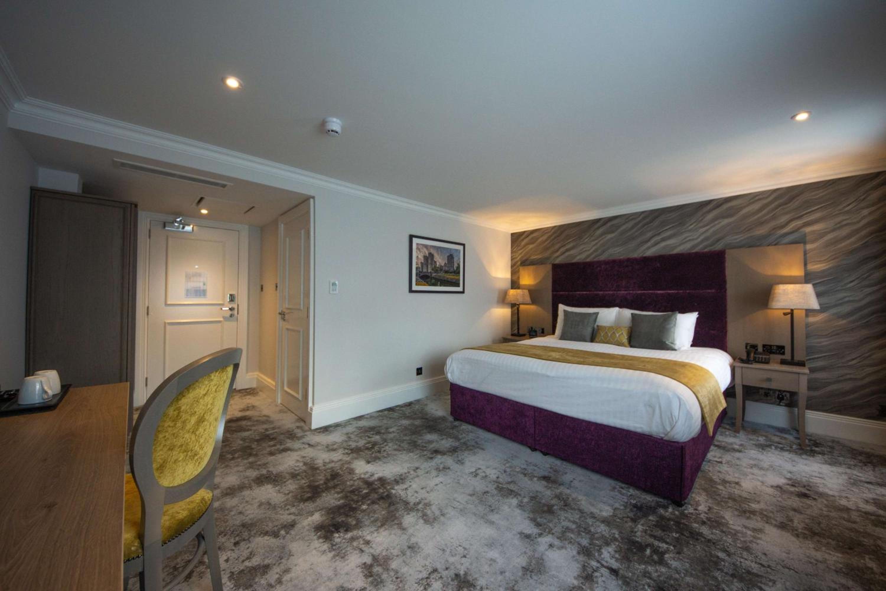 Executive King Room - Non-Smoking - Photo 5